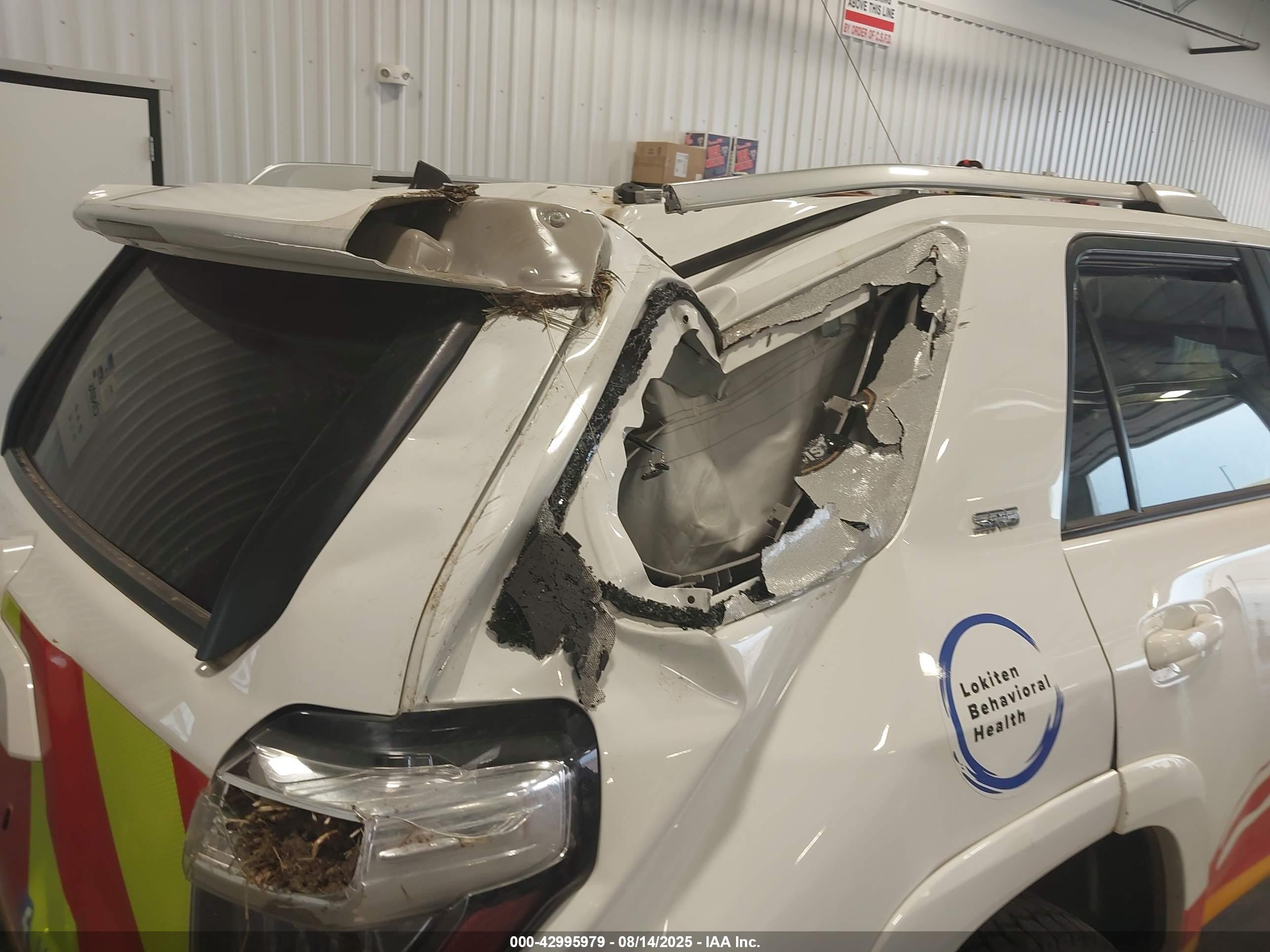 TOYOTA 4RUNNER image 6