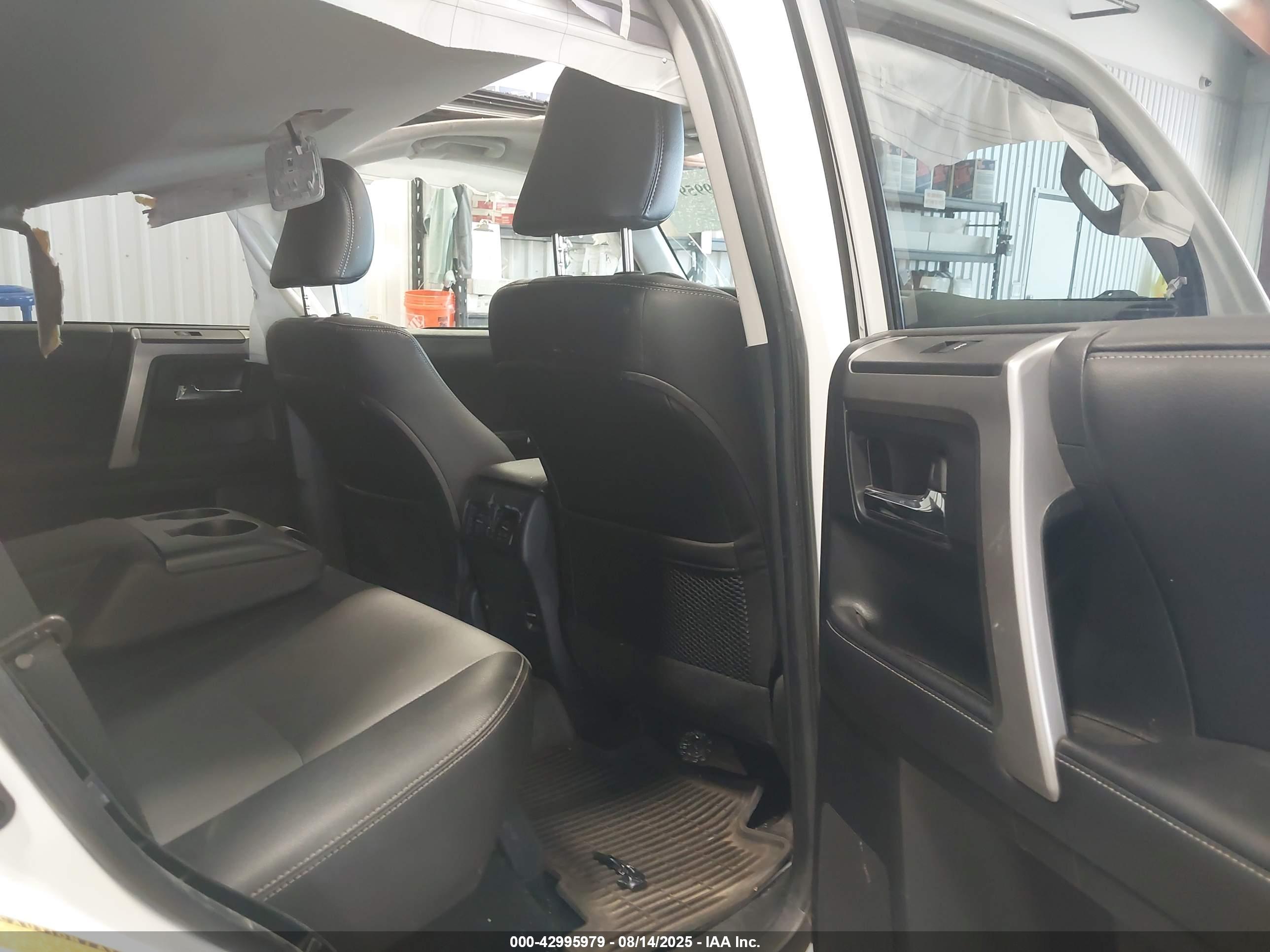 TOYOTA 4RUNNER image 8