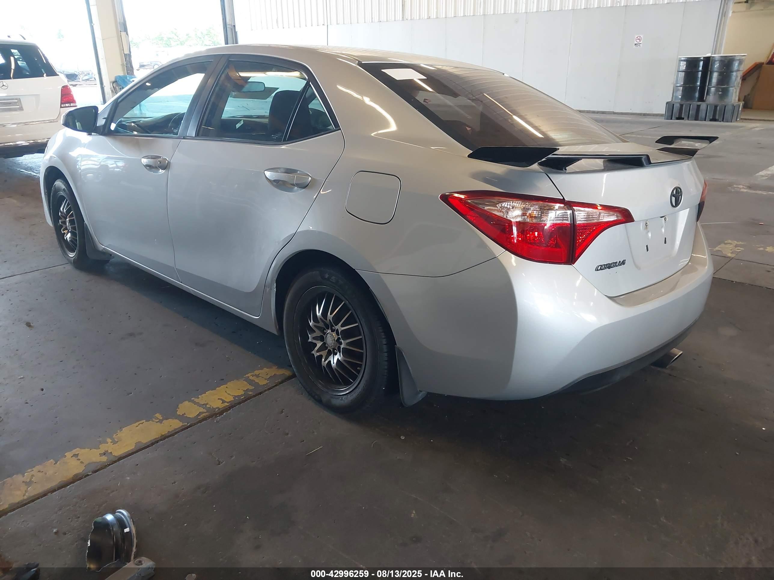 TOYOTA COROLLA image 3