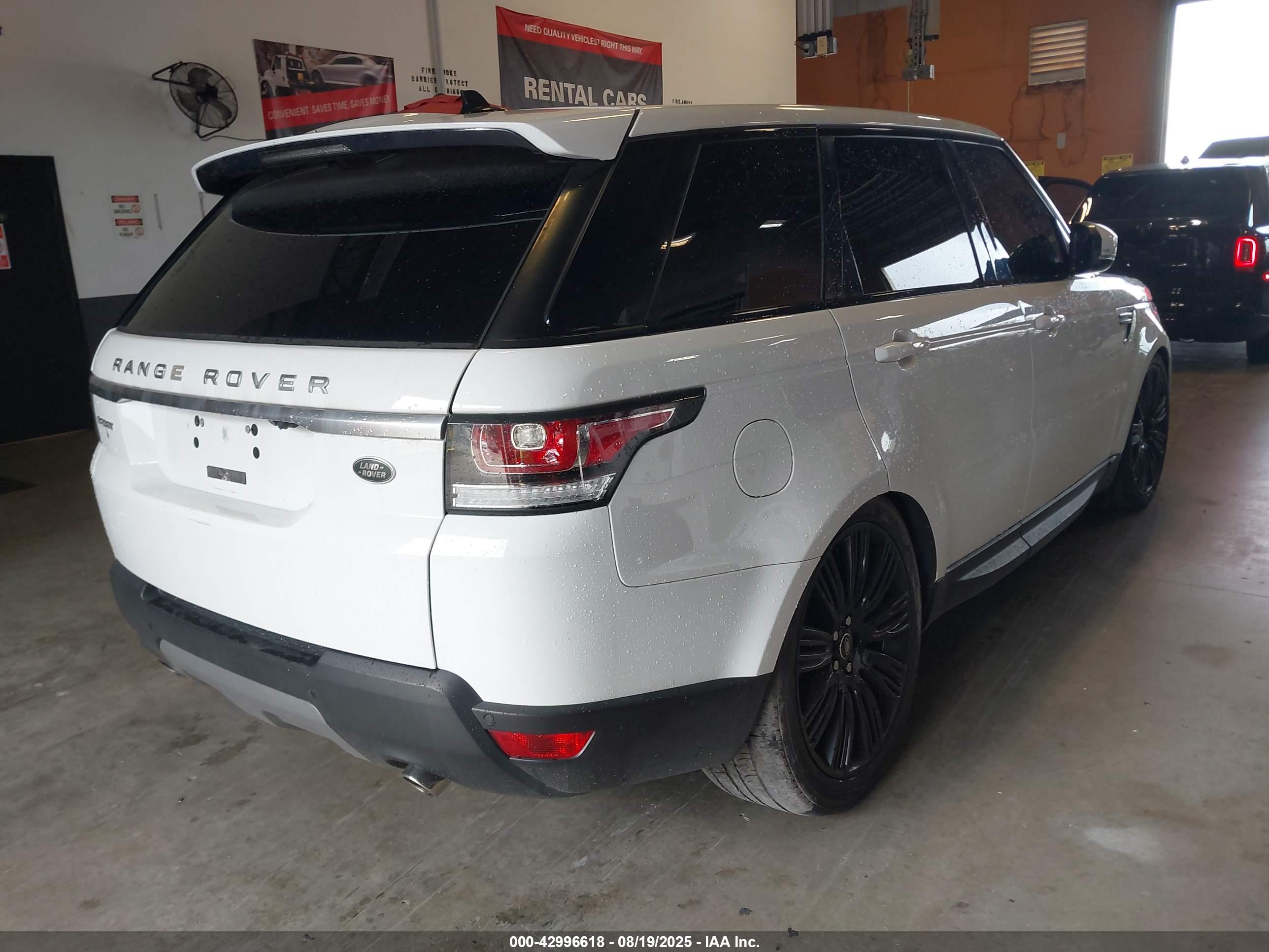LAND ROVER image 4