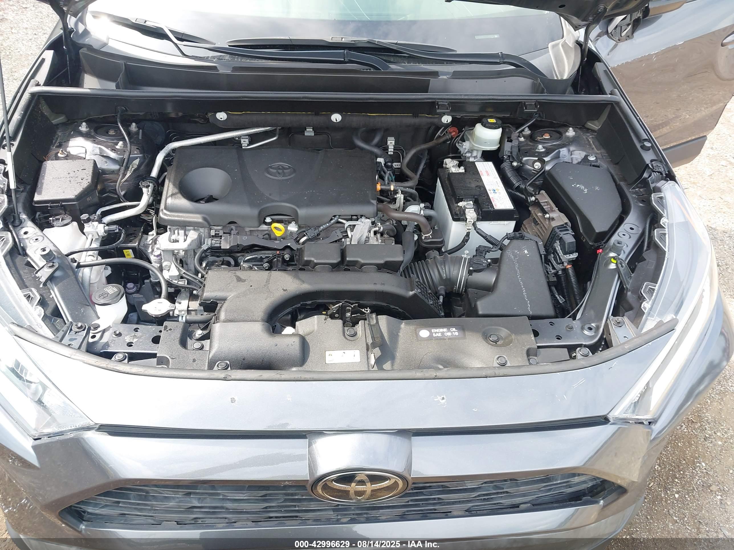 TOYOTA RAV4 image 10
