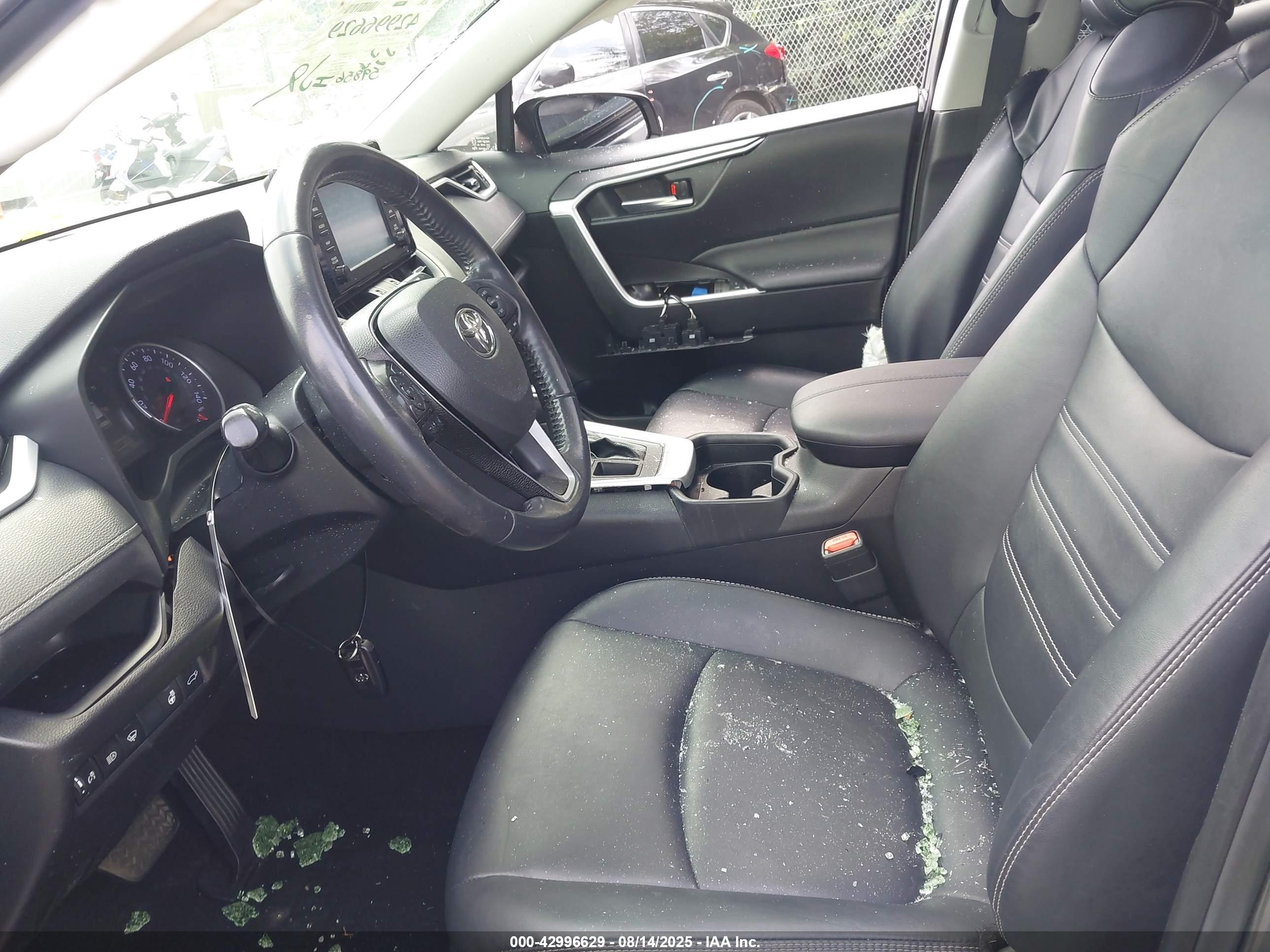 TOYOTA RAV4 image 5