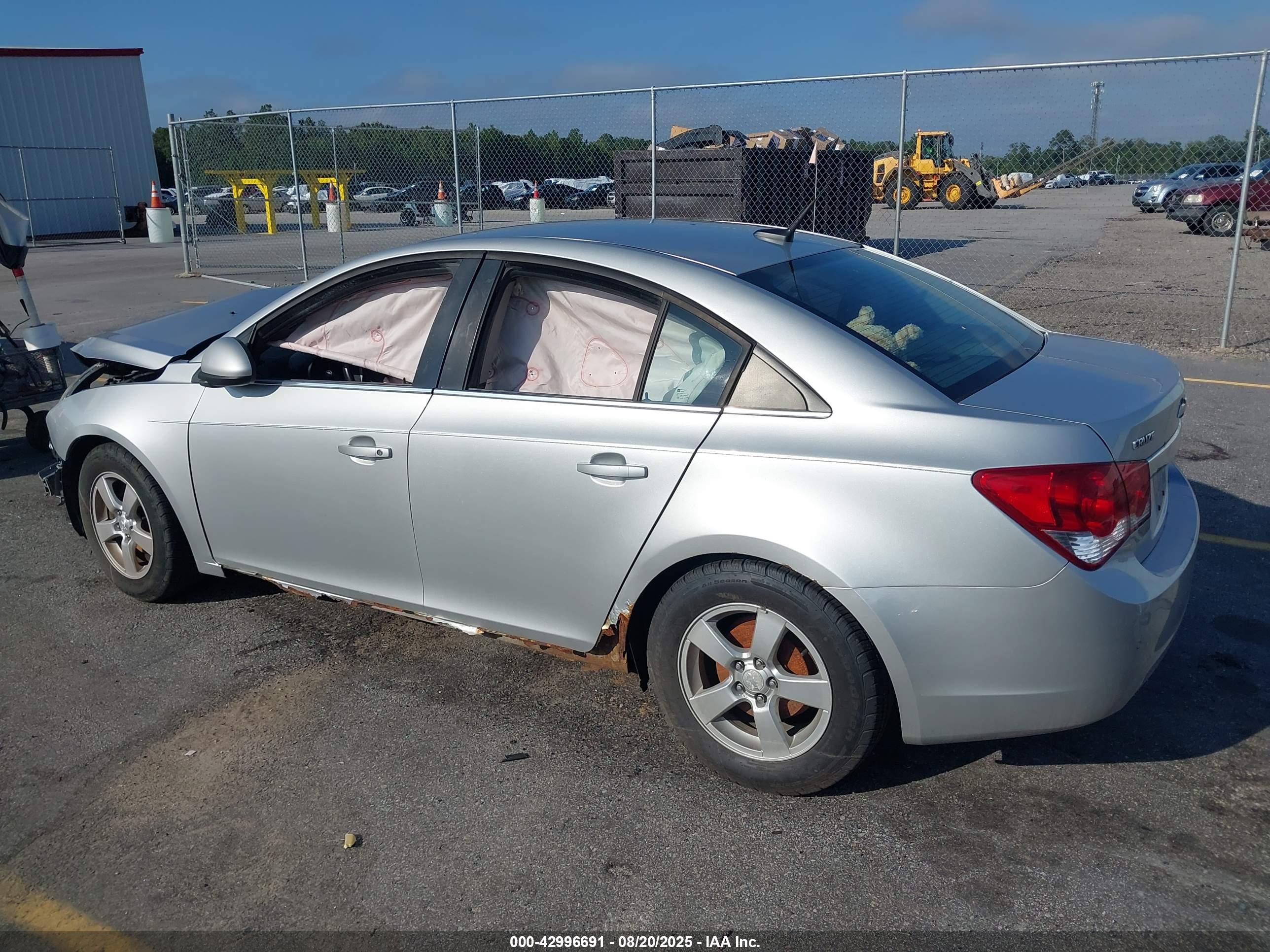 CHEVROLET CRUZE image 3