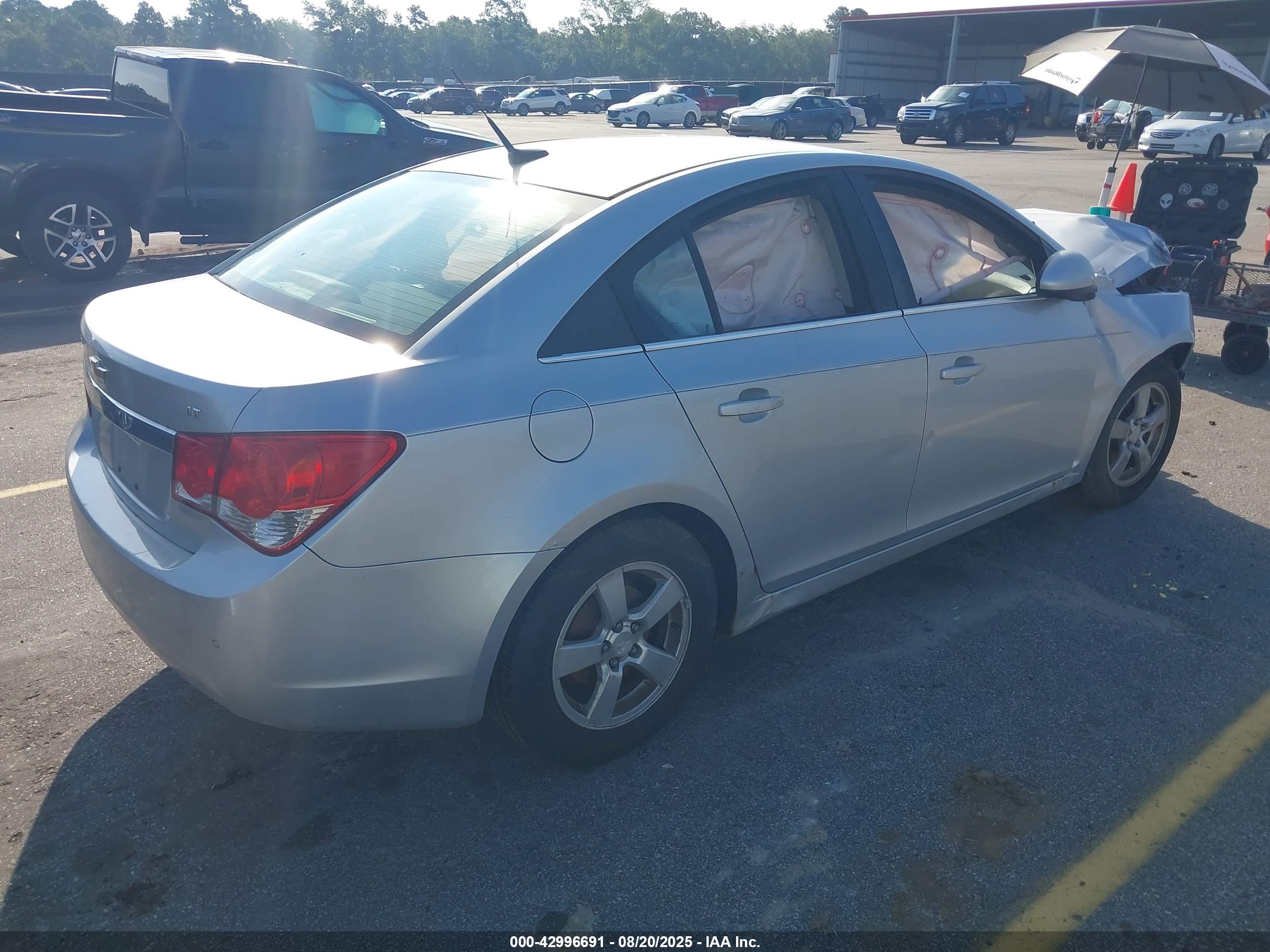 CHEVROLET CRUZE image 4
