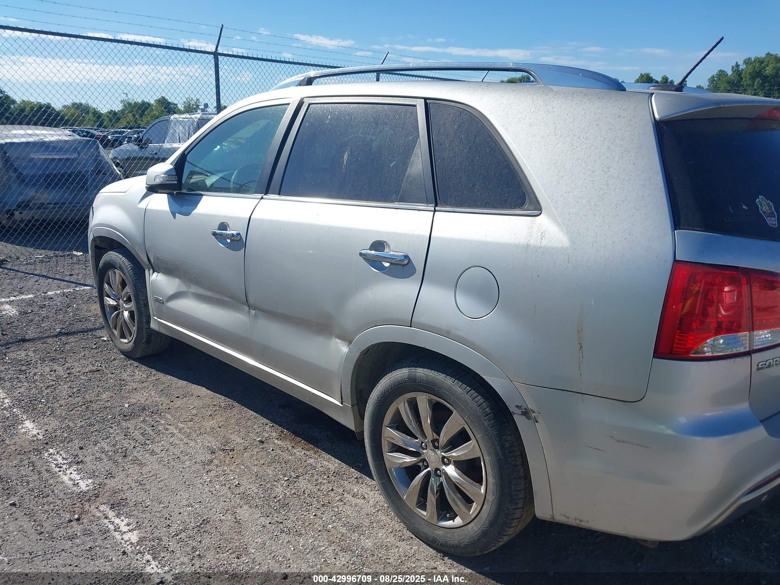 KIA SORENTO image 6