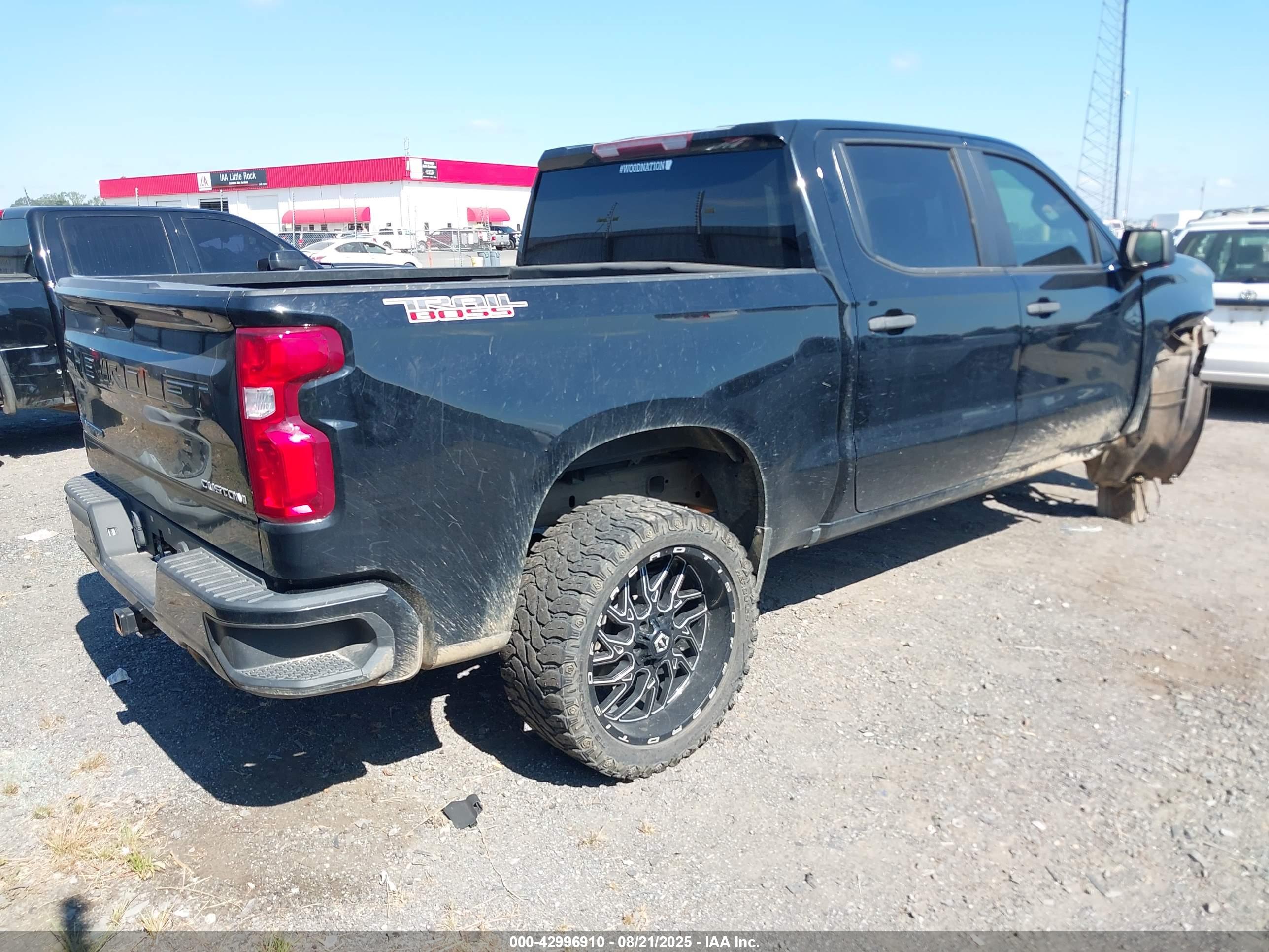 CHEVROLET SILVERADO image 4