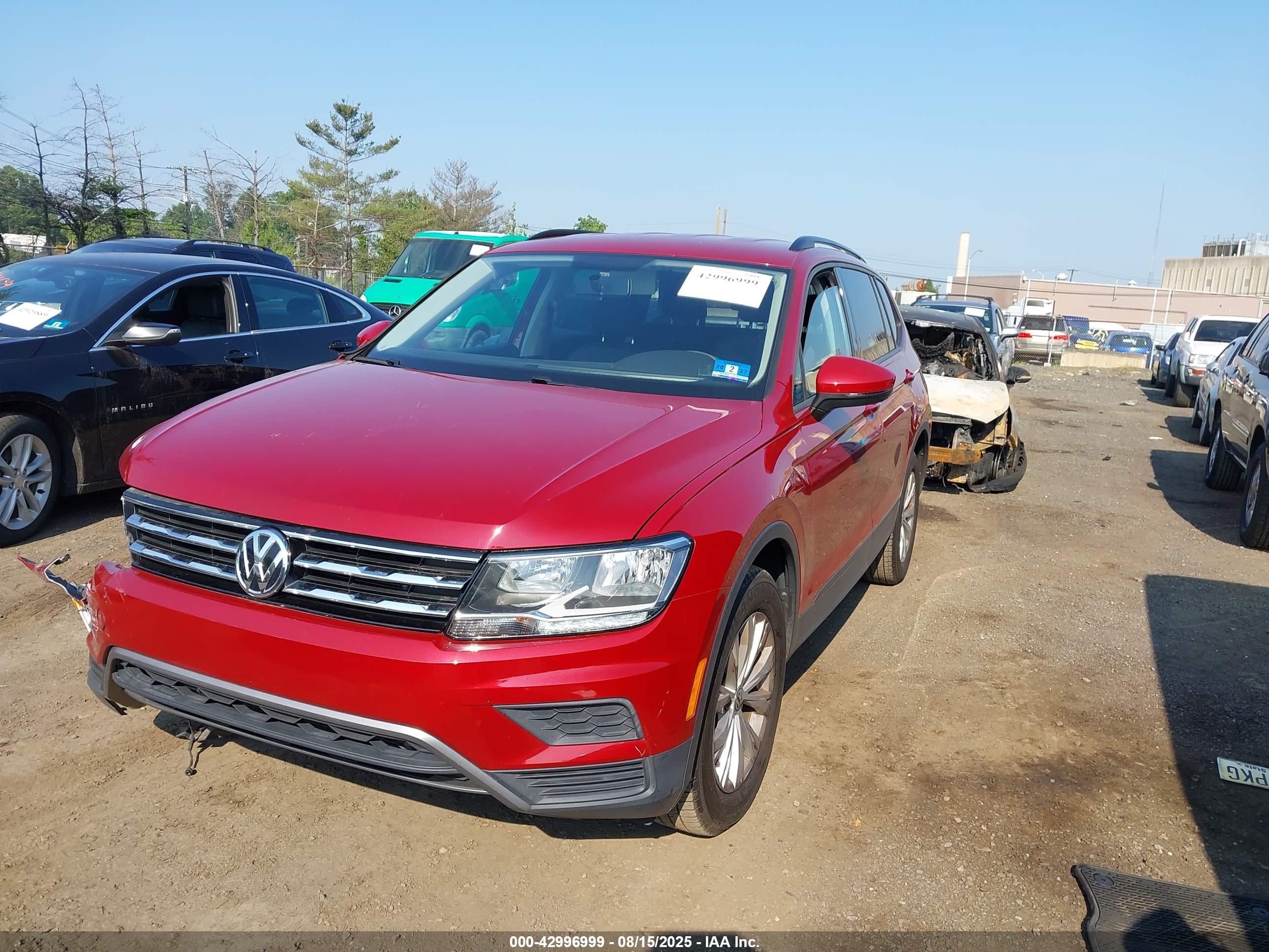 VOLKSWAGEN TIGUAN image 2