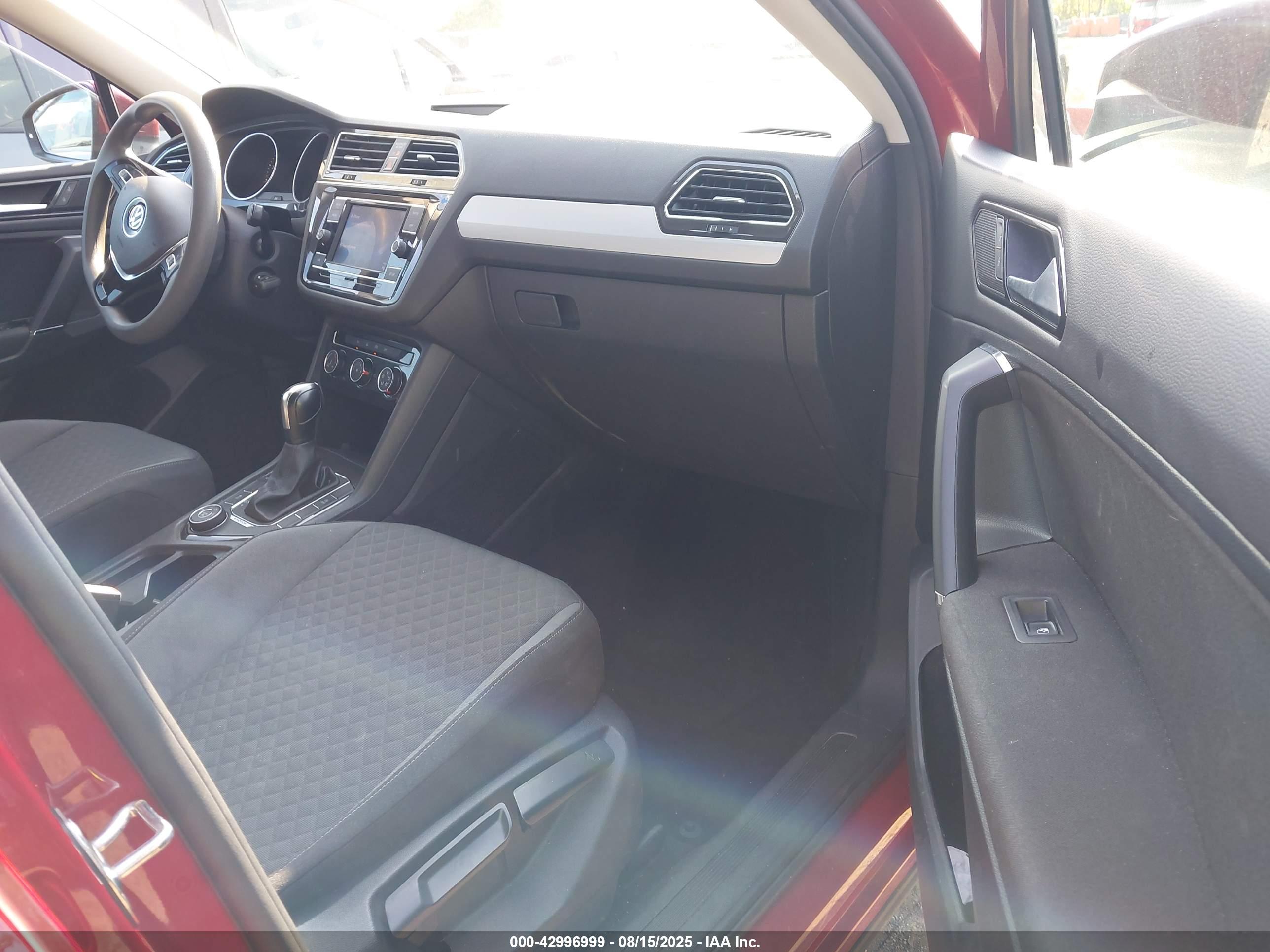 VOLKSWAGEN TIGUAN image 5