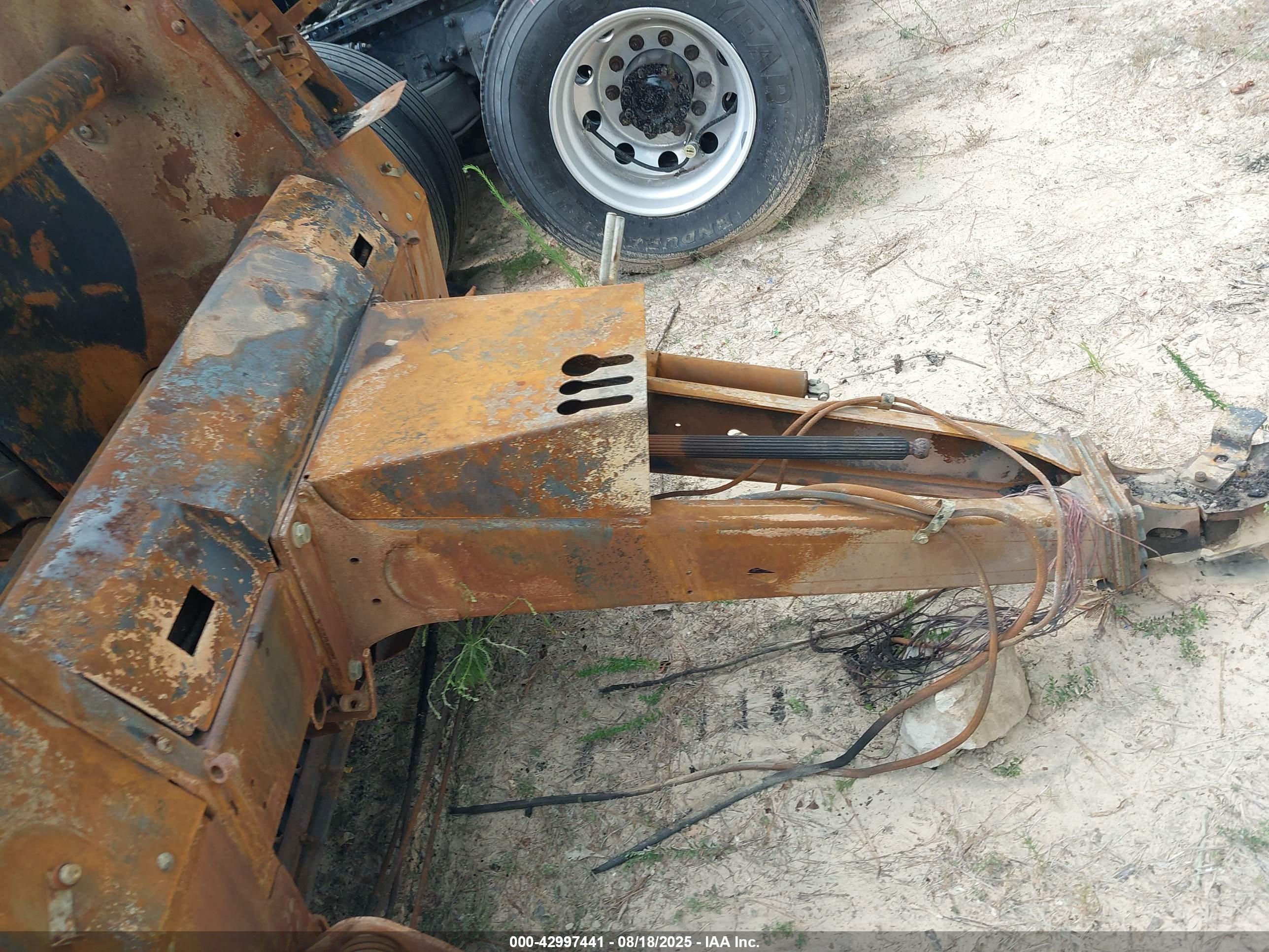 JOHN DEERE image 10