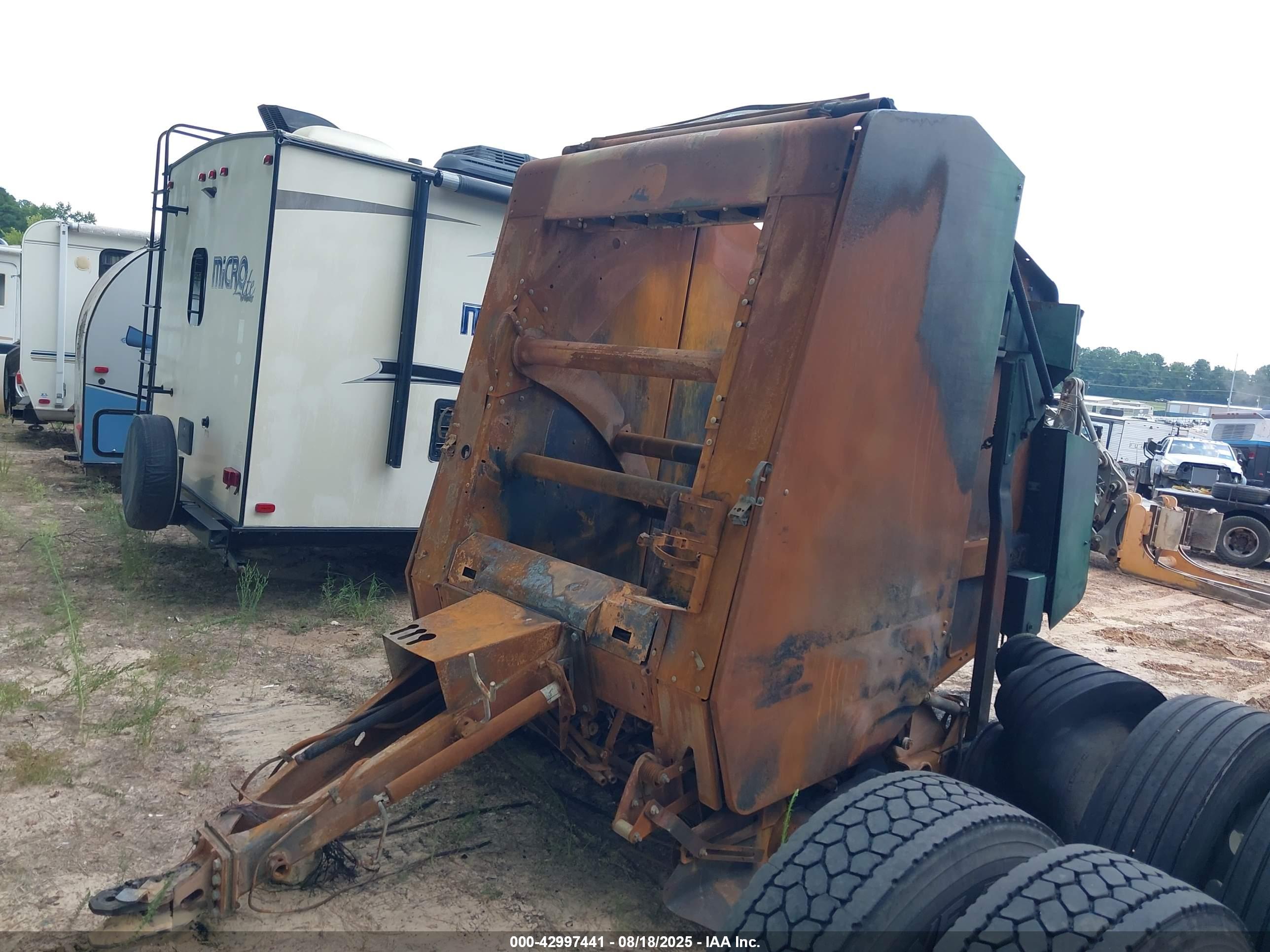 JOHN DEERE image 2