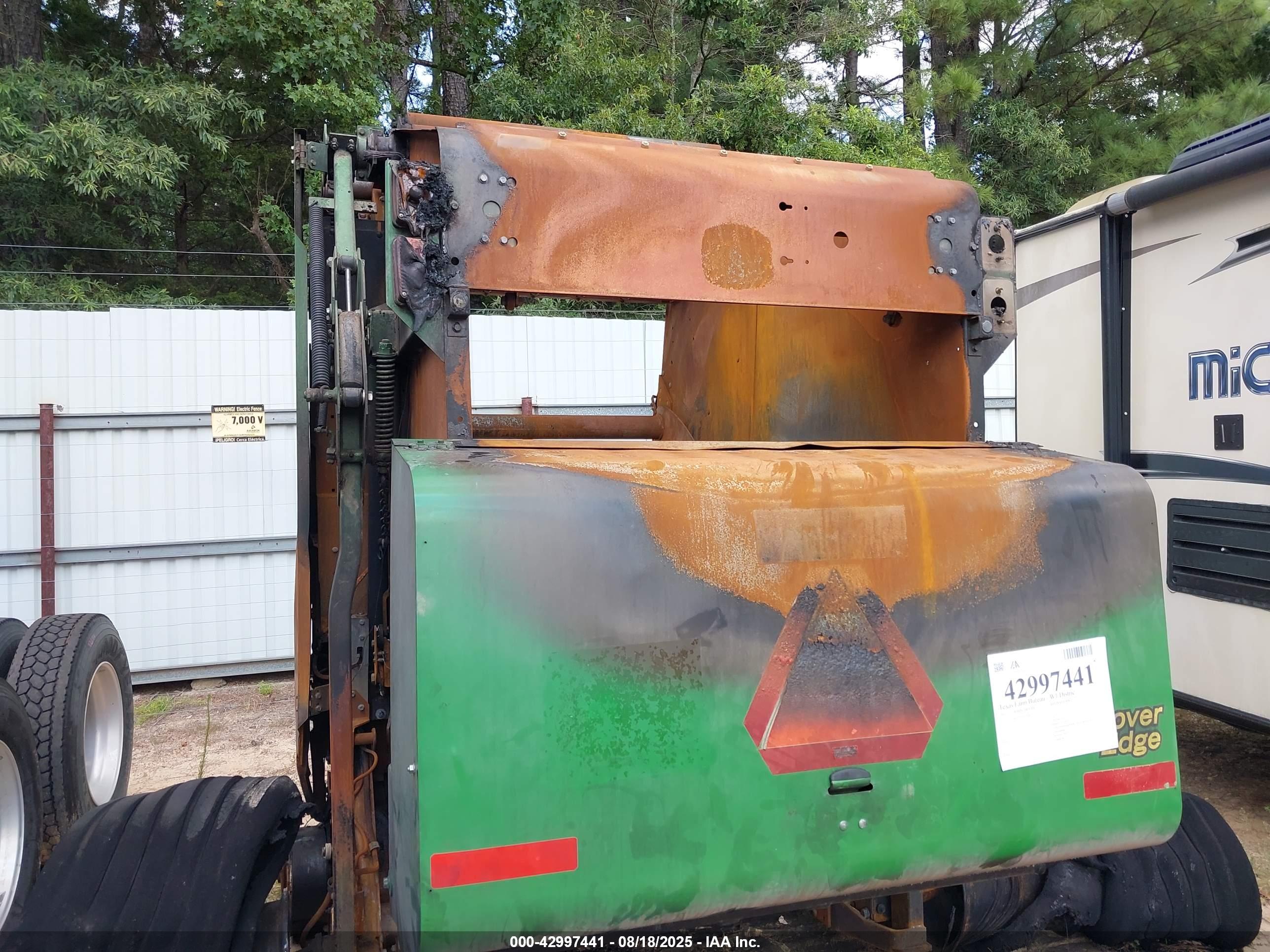 JOHN DEERE image 8