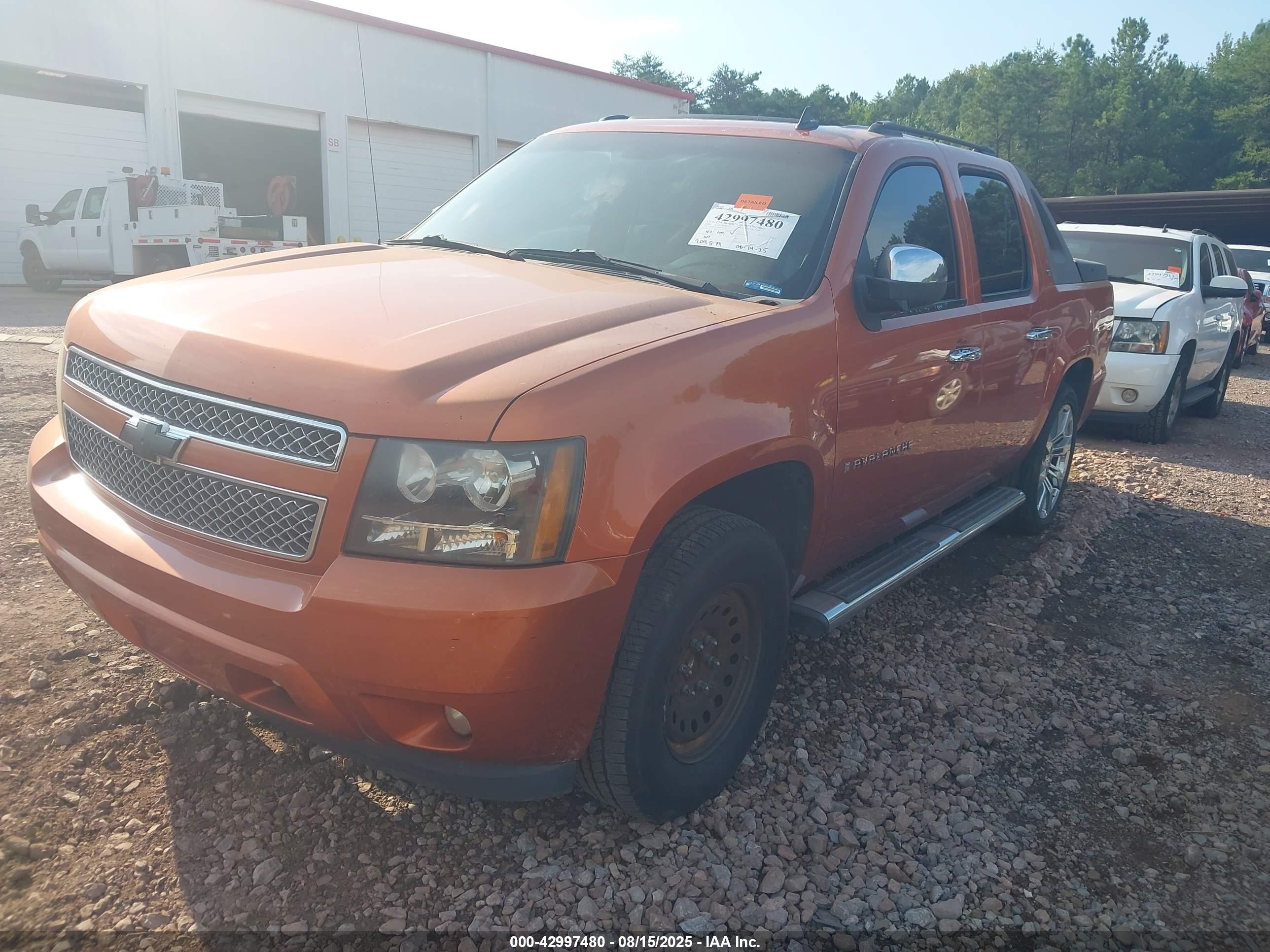 CHEVROLET AVALANCHE image 2