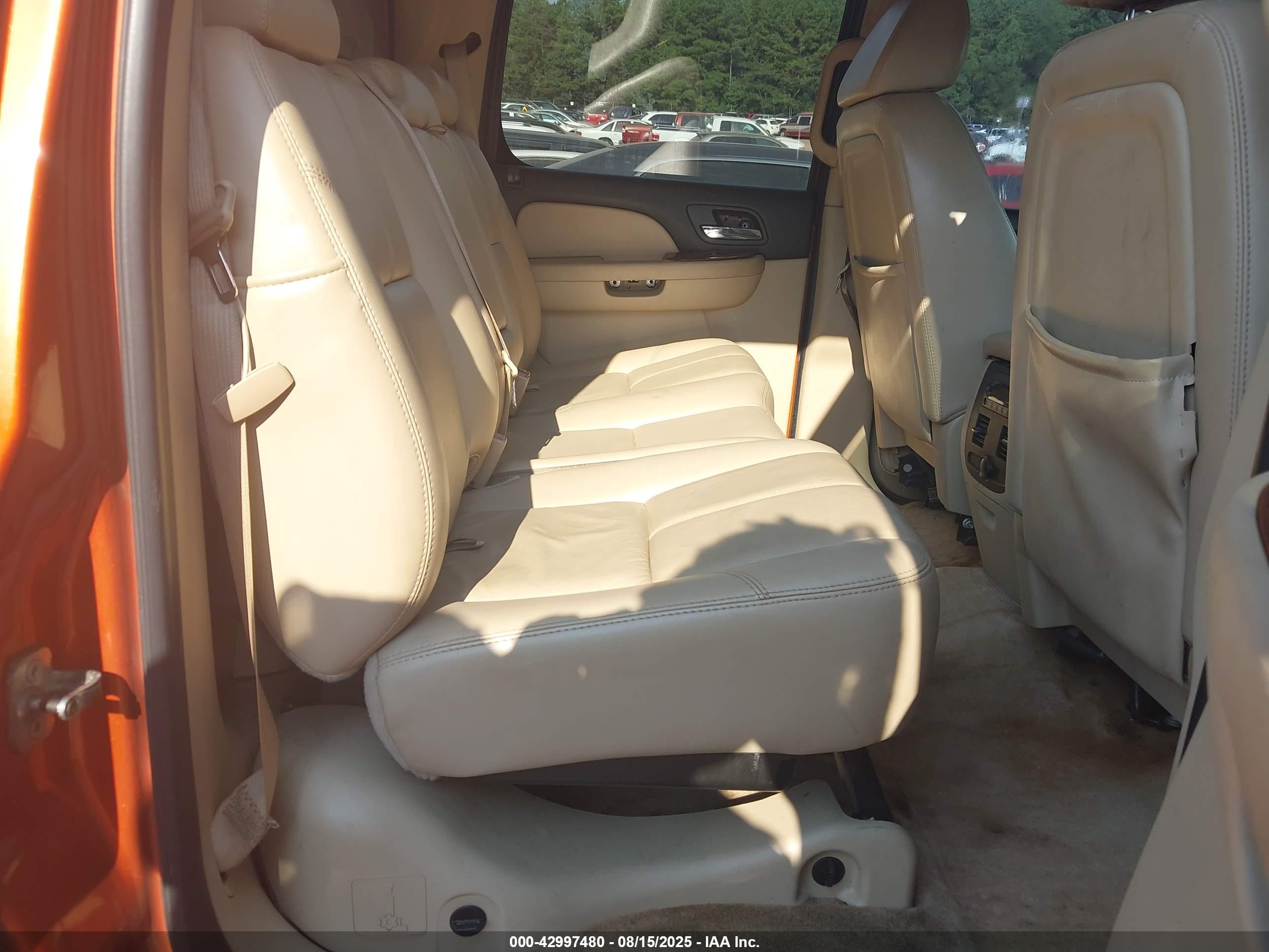 CHEVROLET AVALANCHE image 8