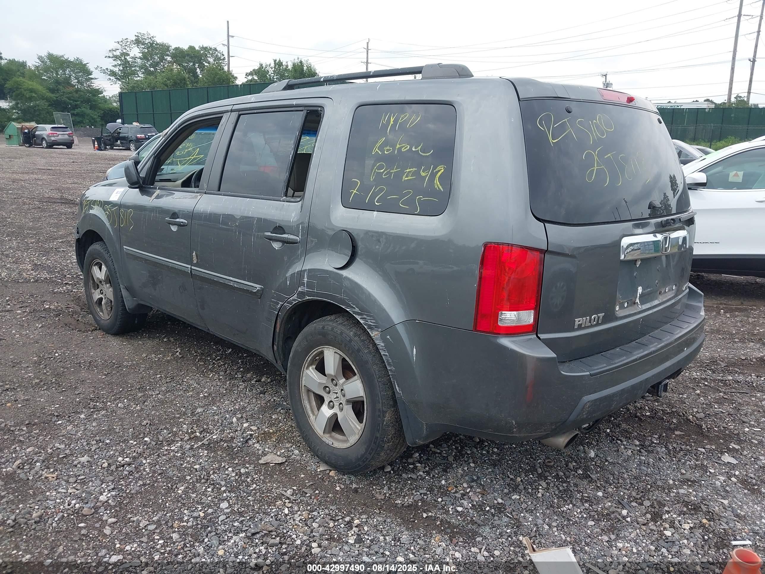 HONDA PILOT image 3