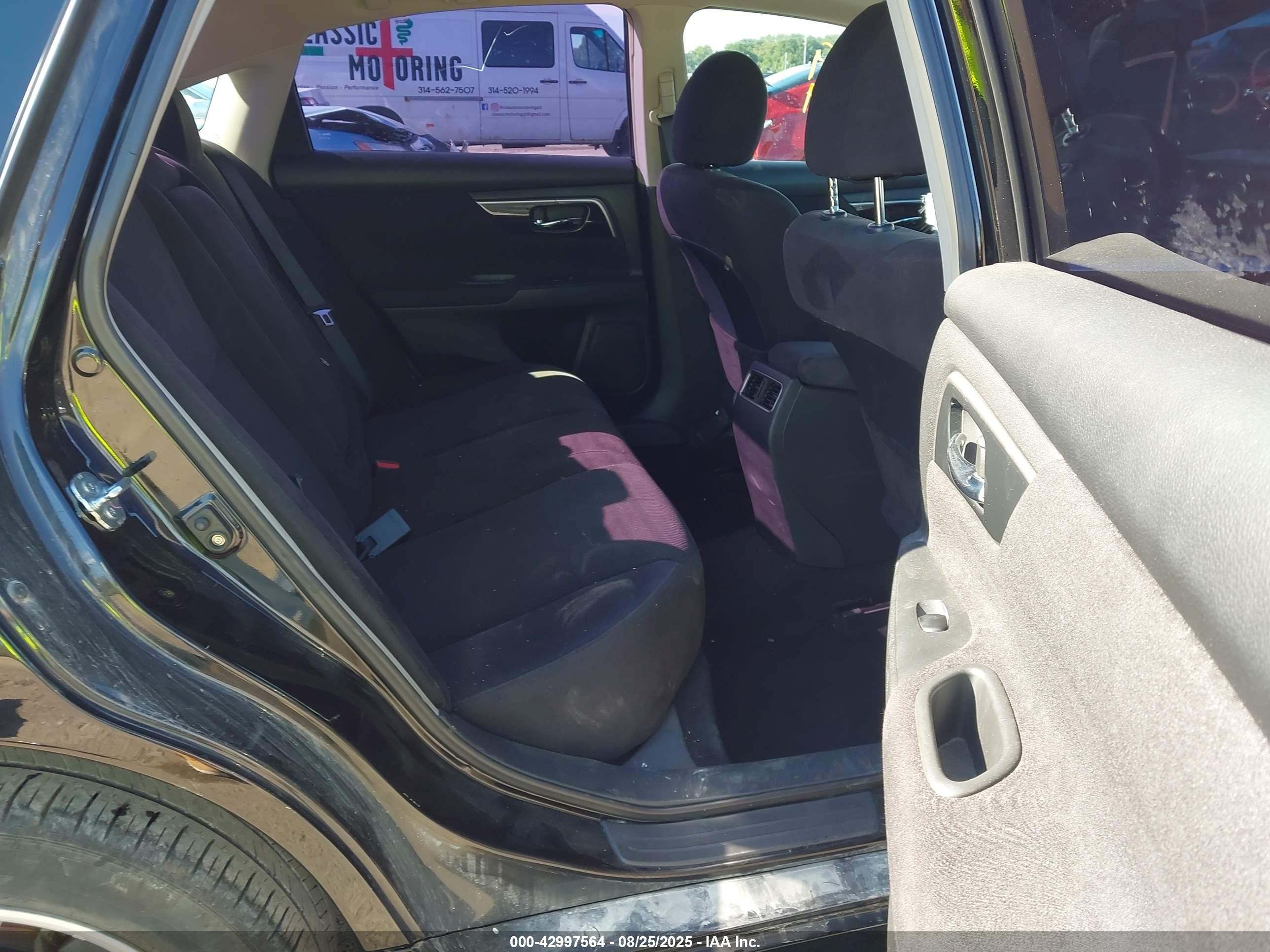NISSAN ALTIMA image 8