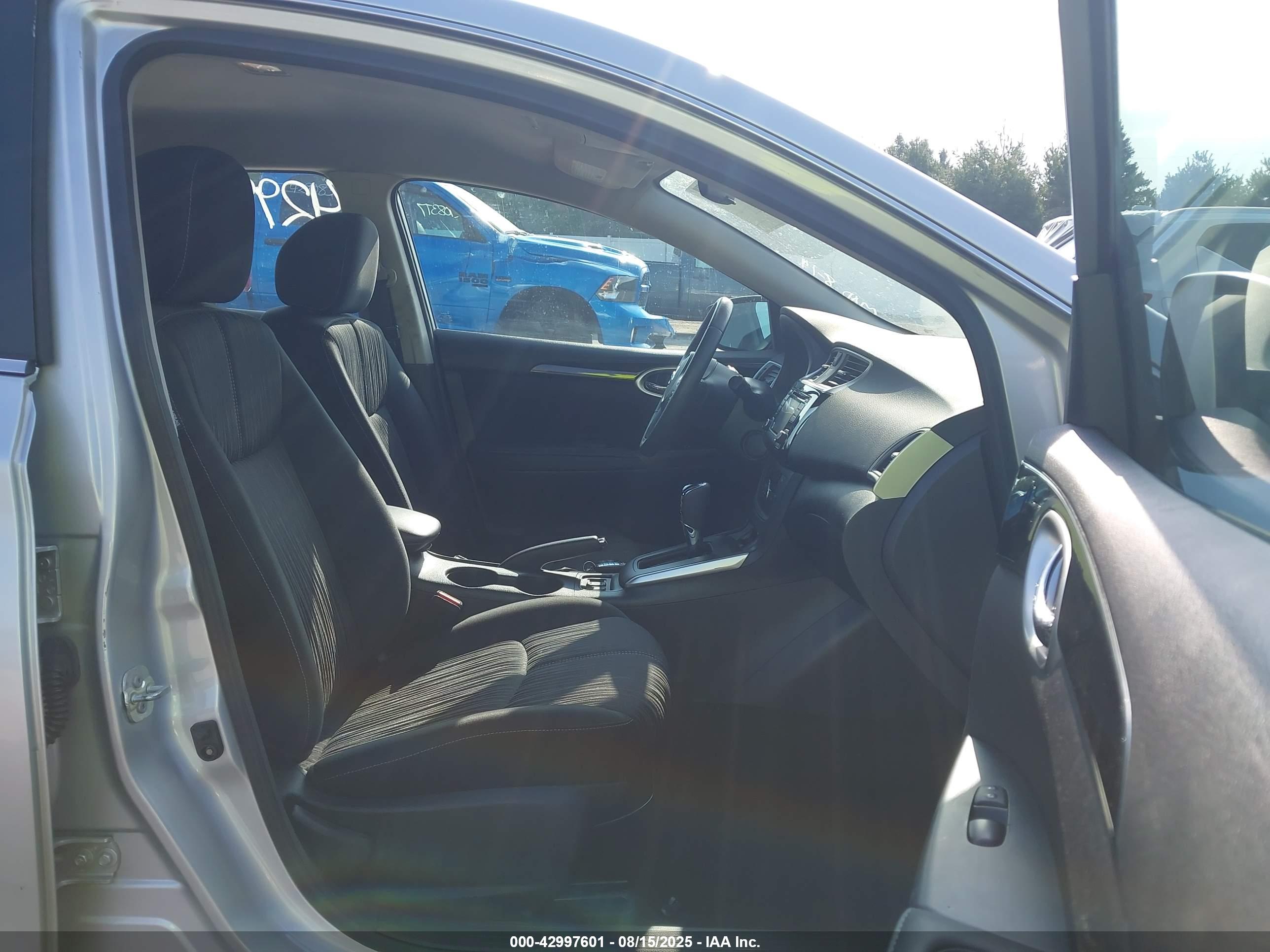 NISSAN SENTRA image 5