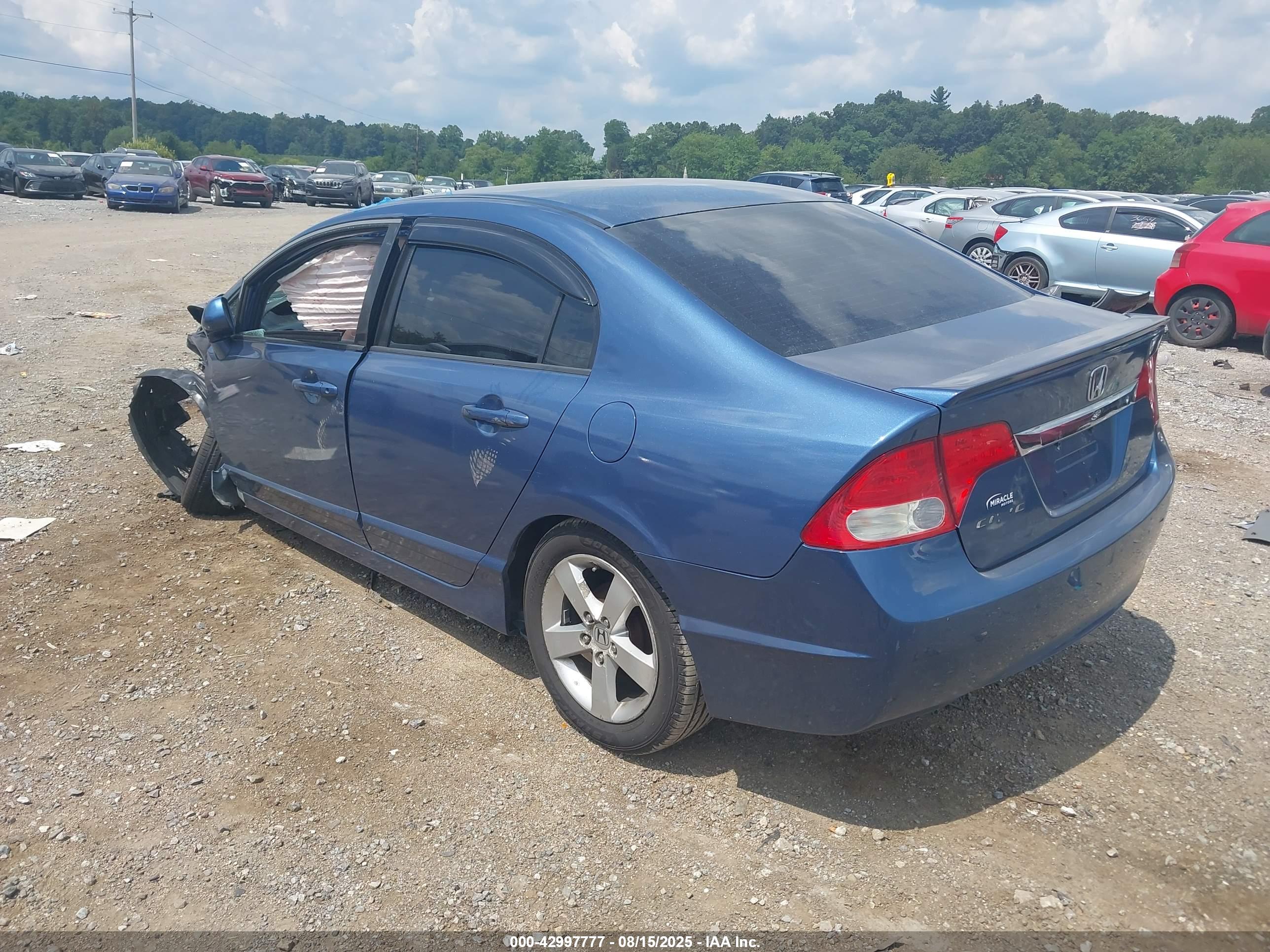 HONDA CIVIC image 3