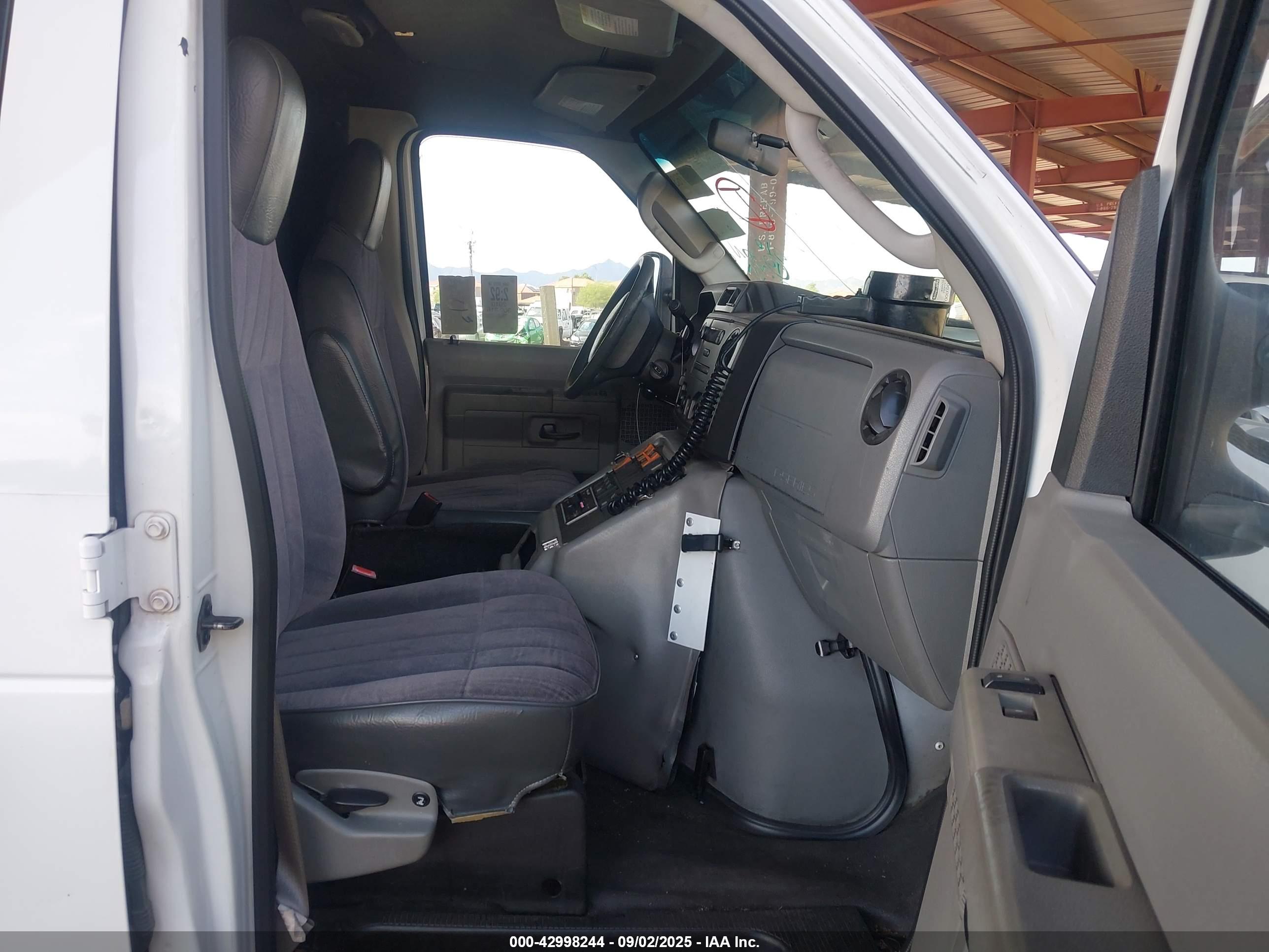 FORD E-350 image 5