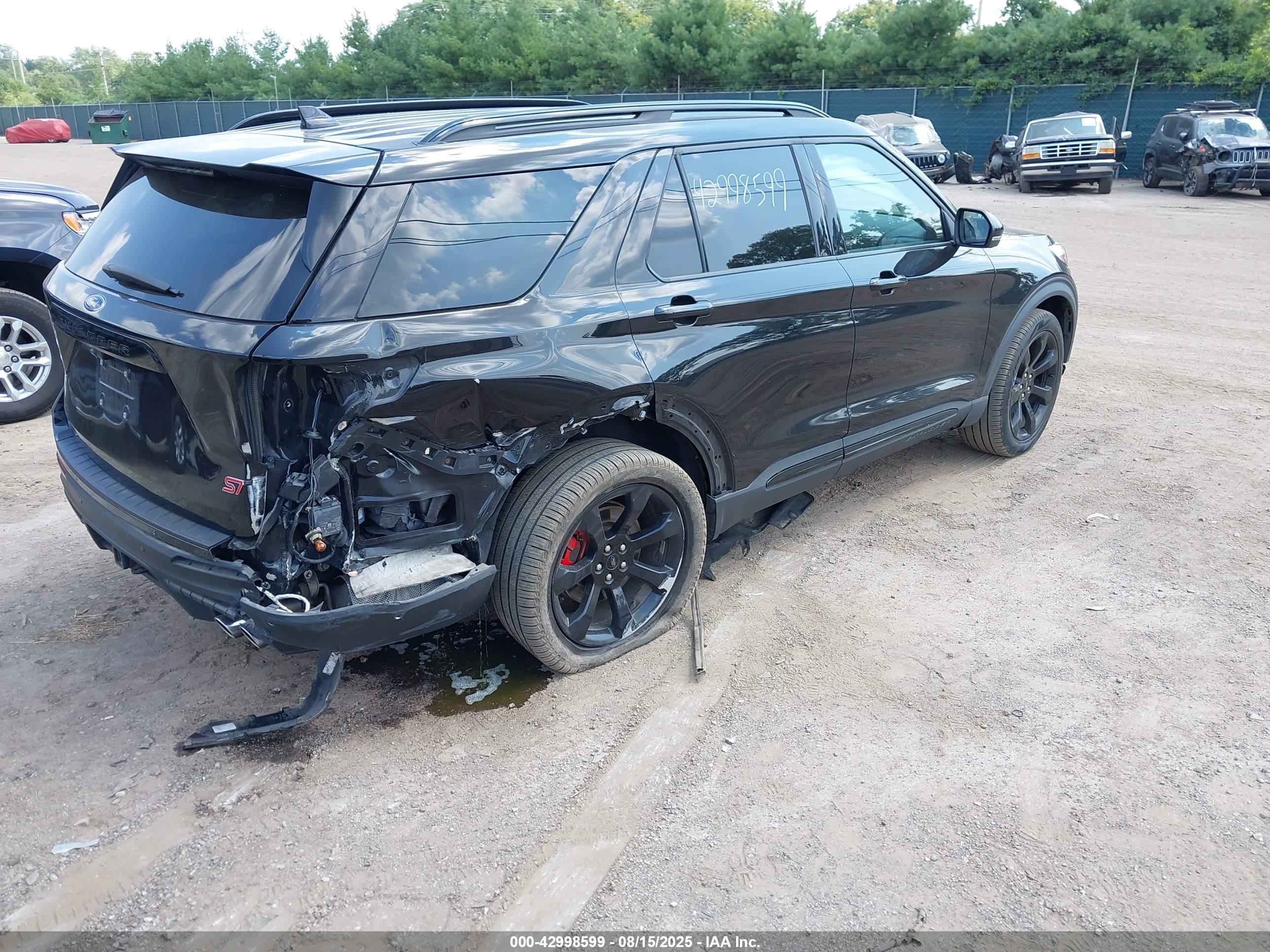 FORD EXPLORER image 4