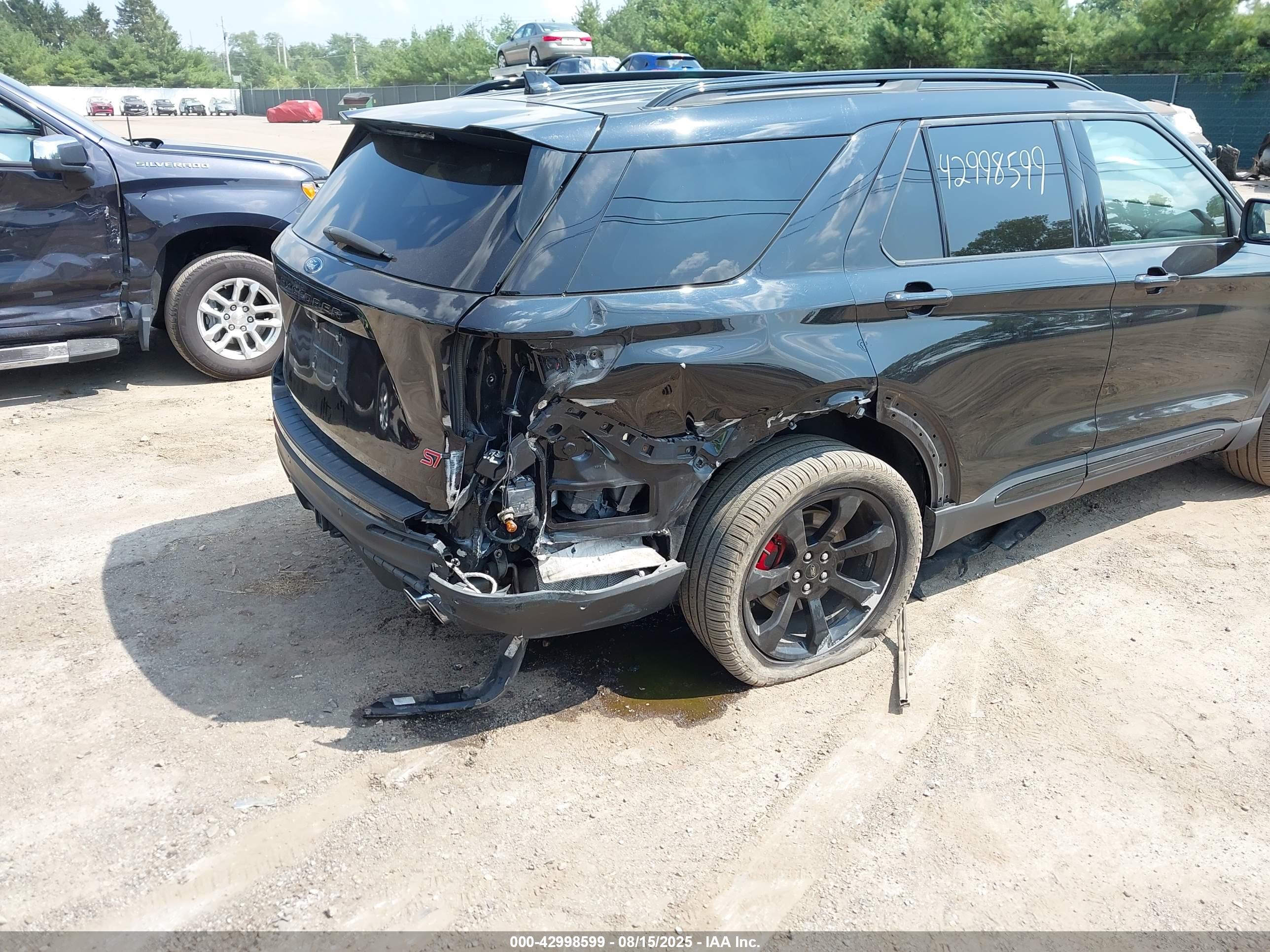 FORD EXPLORER image 6