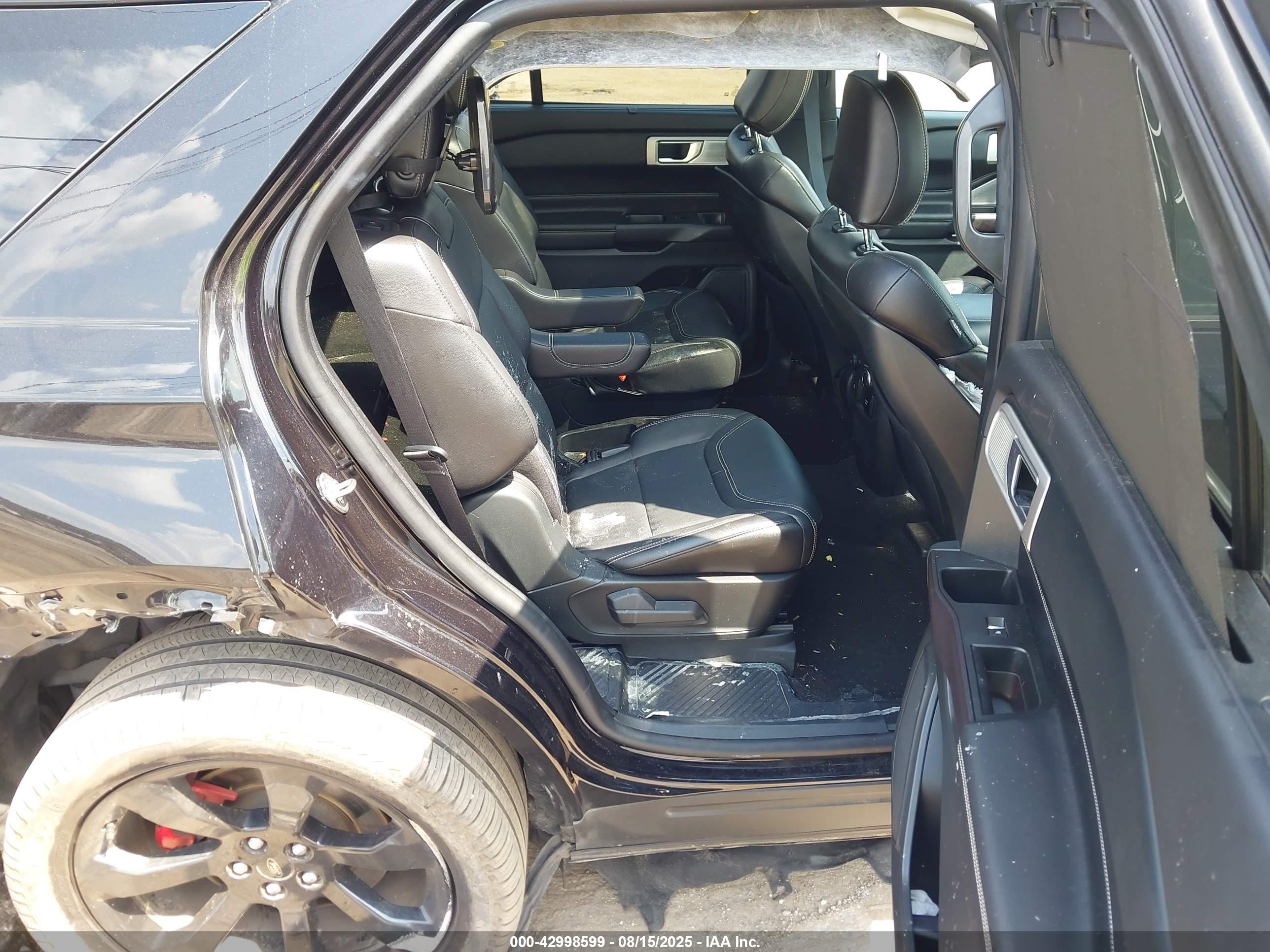 FORD EXPLORER image 8