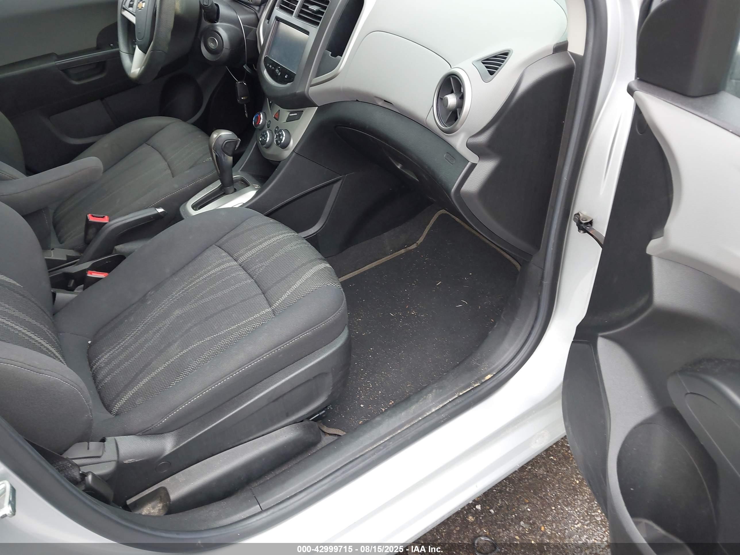 CHEVROLET SONIC image 5