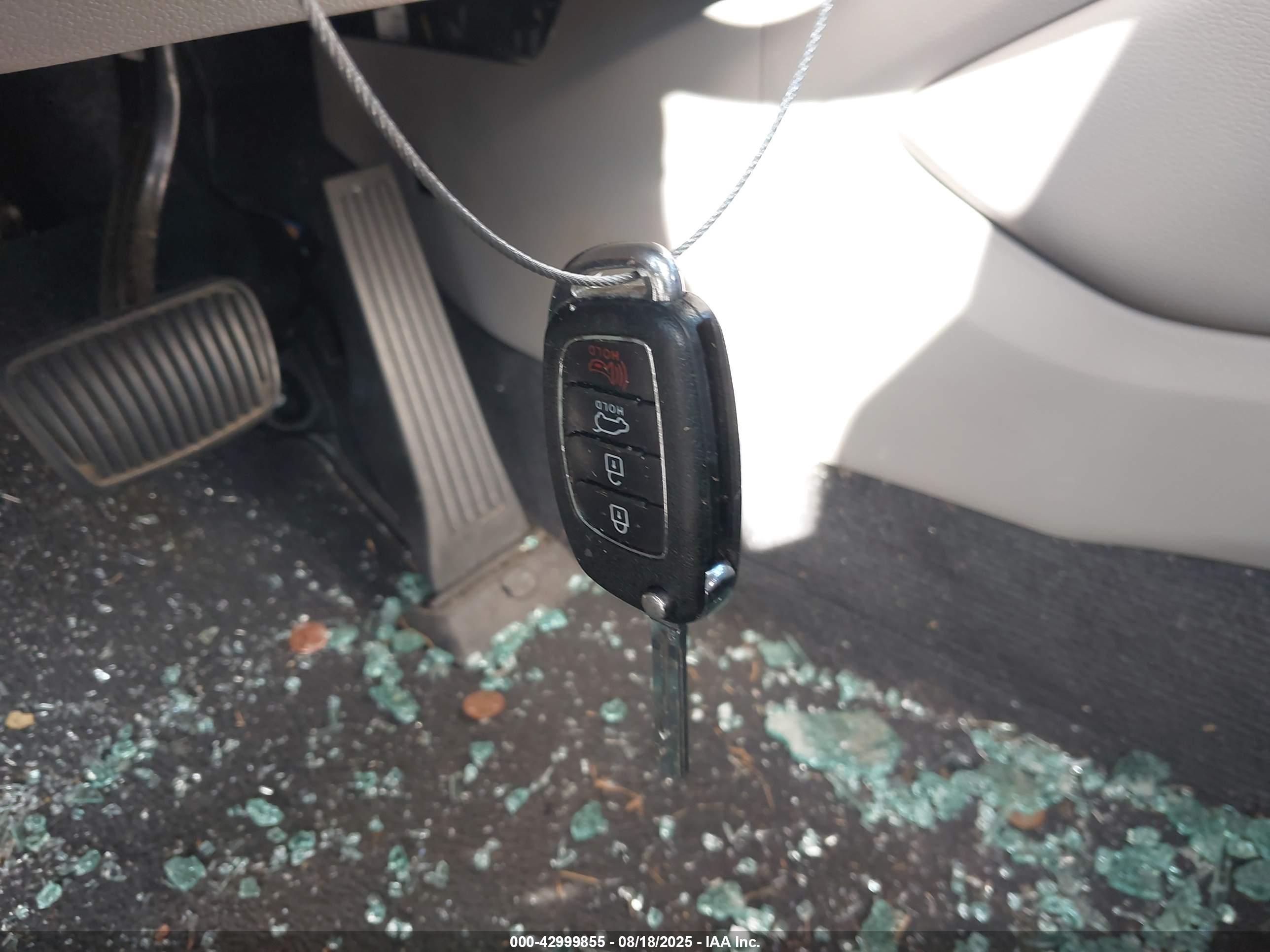 HYUNDAI TUCSON image 11