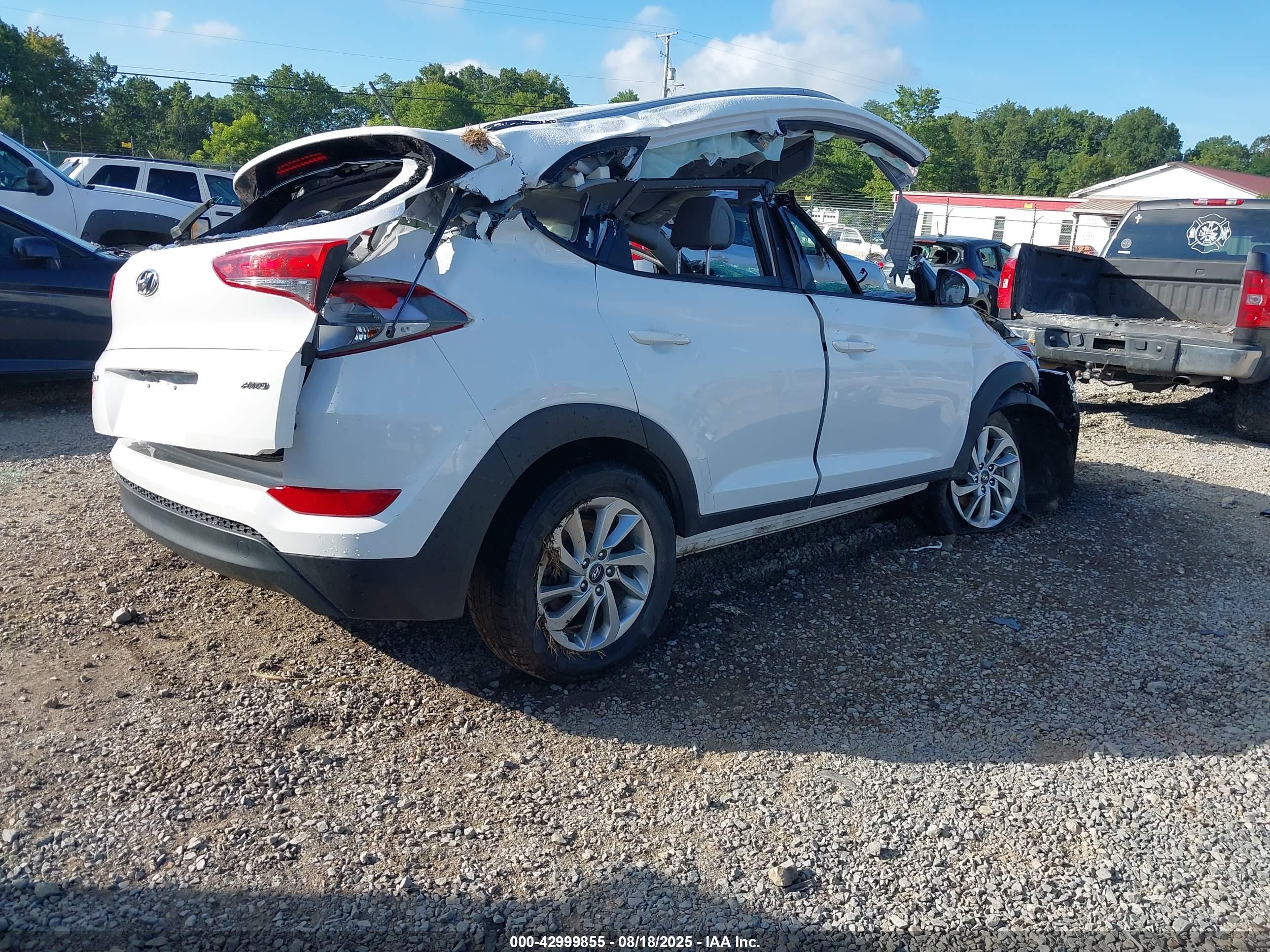 HYUNDAI TUCSON image 4
