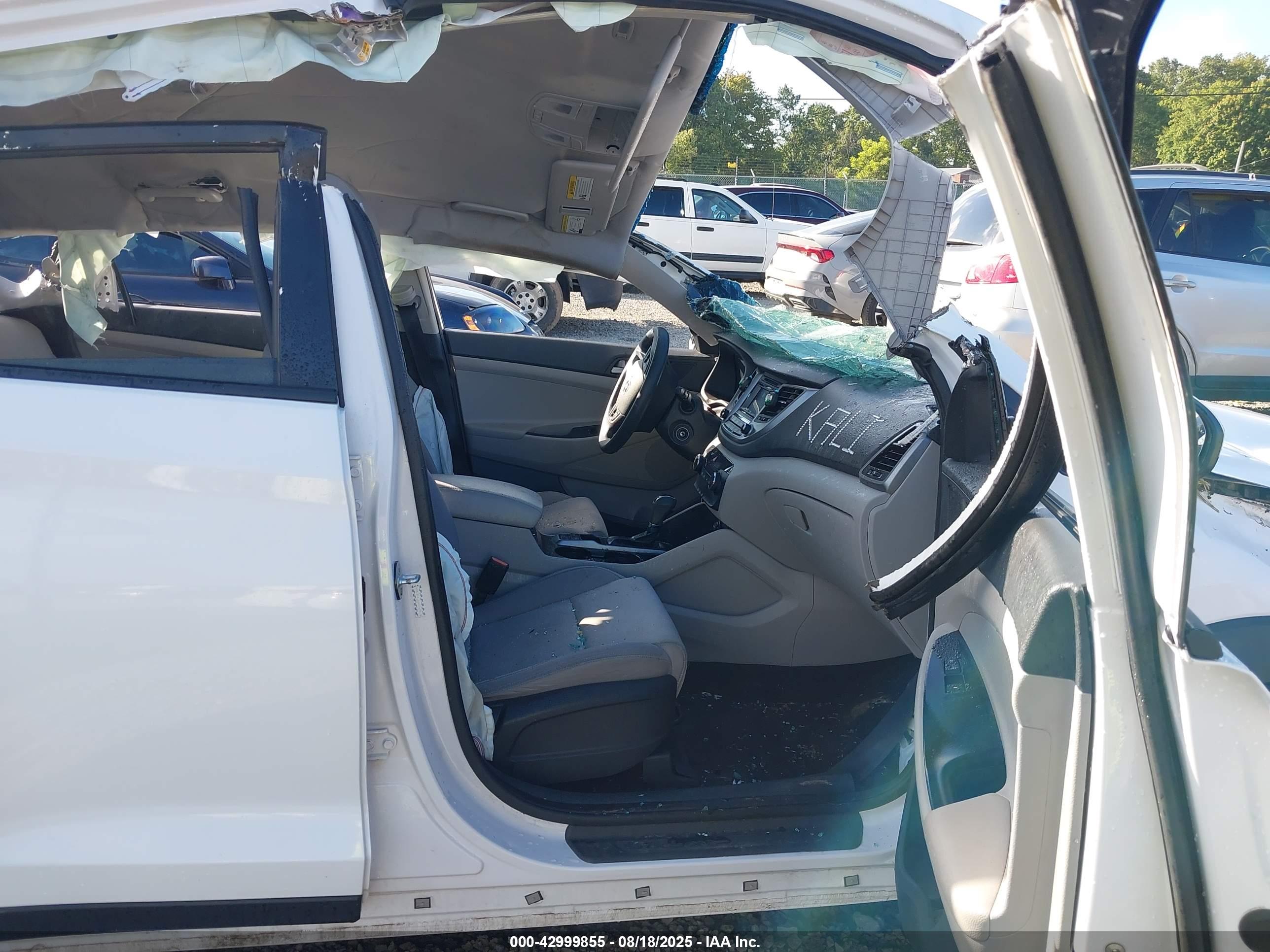 HYUNDAI TUCSON image 5