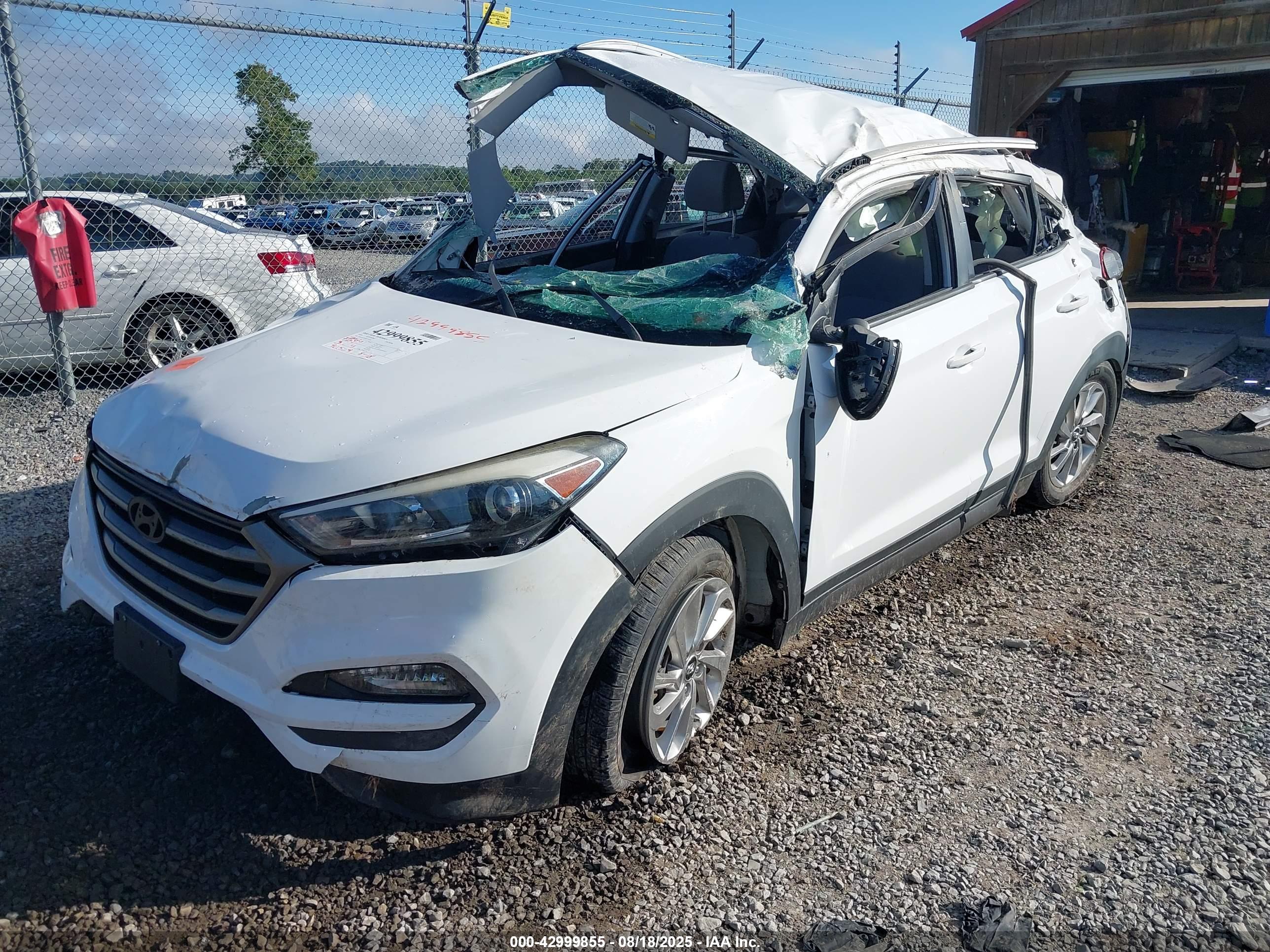 HYUNDAI TUCSON image 6