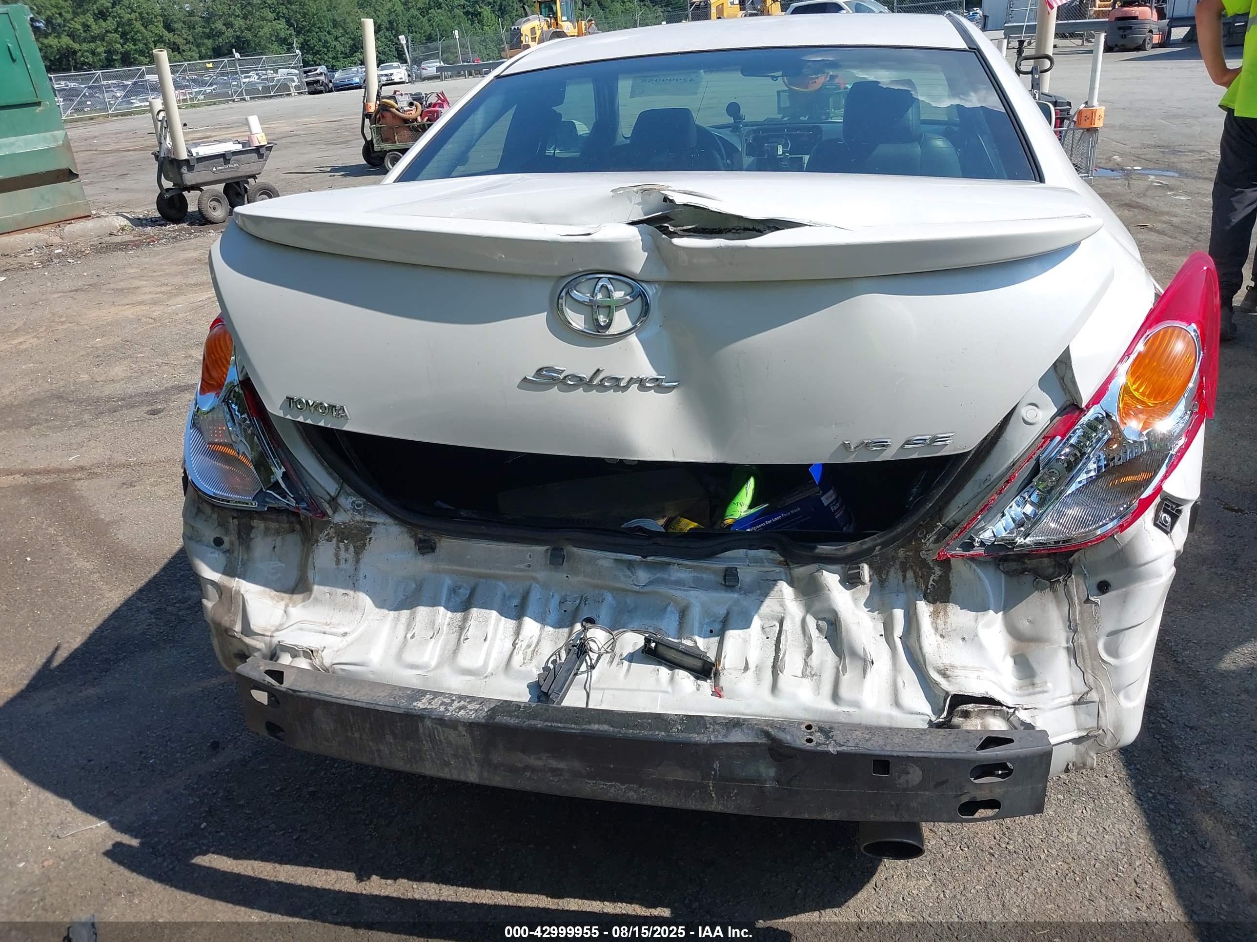 TOYOTA CAMRY image 6