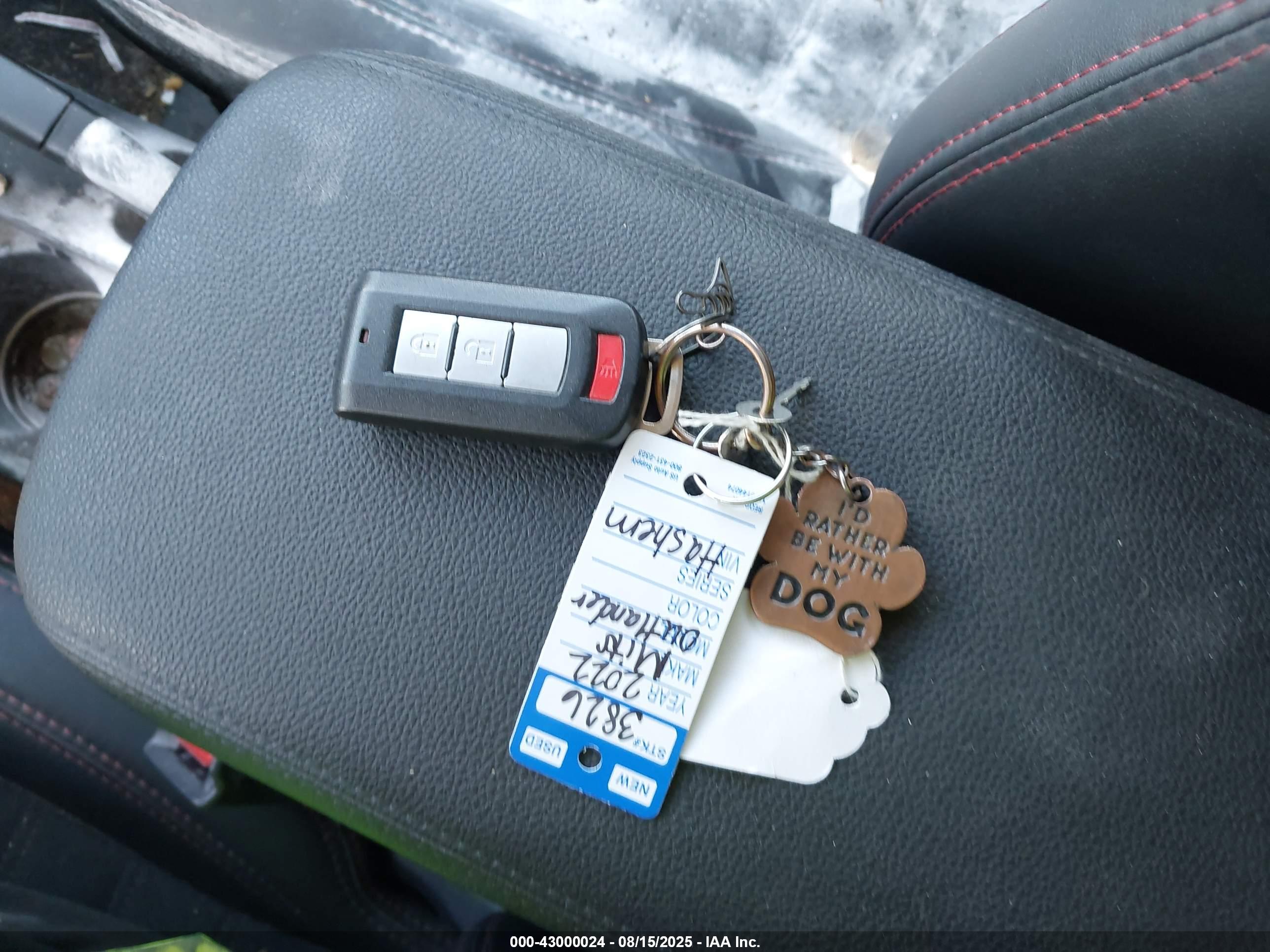 MITSUBISHI OUTLANDER image 11