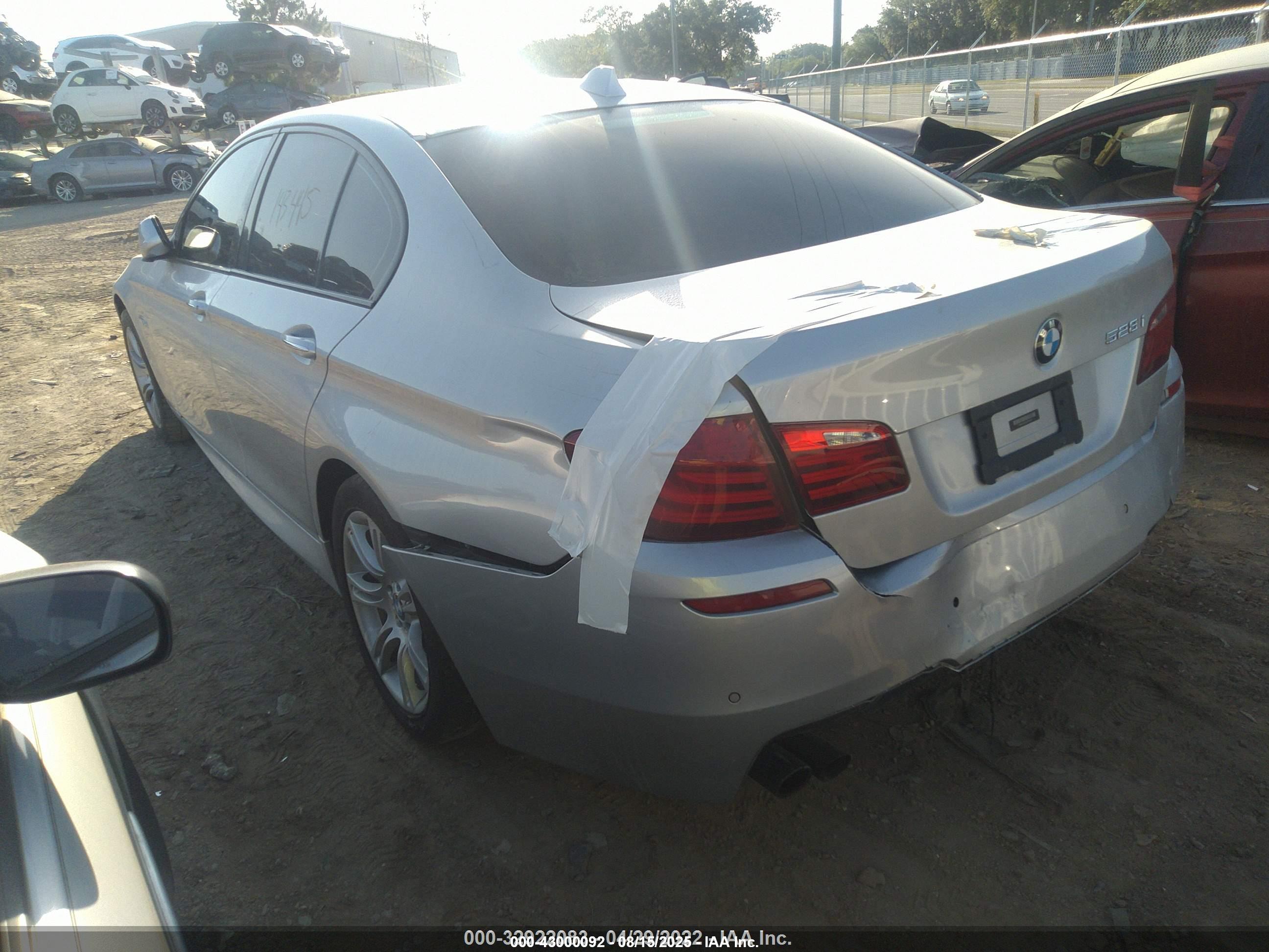 BMW 528I image 3