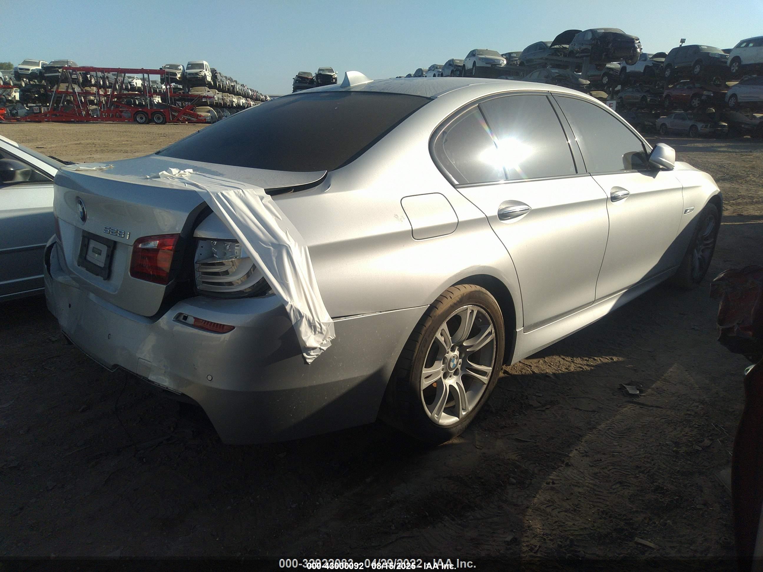 BMW 528I image 4