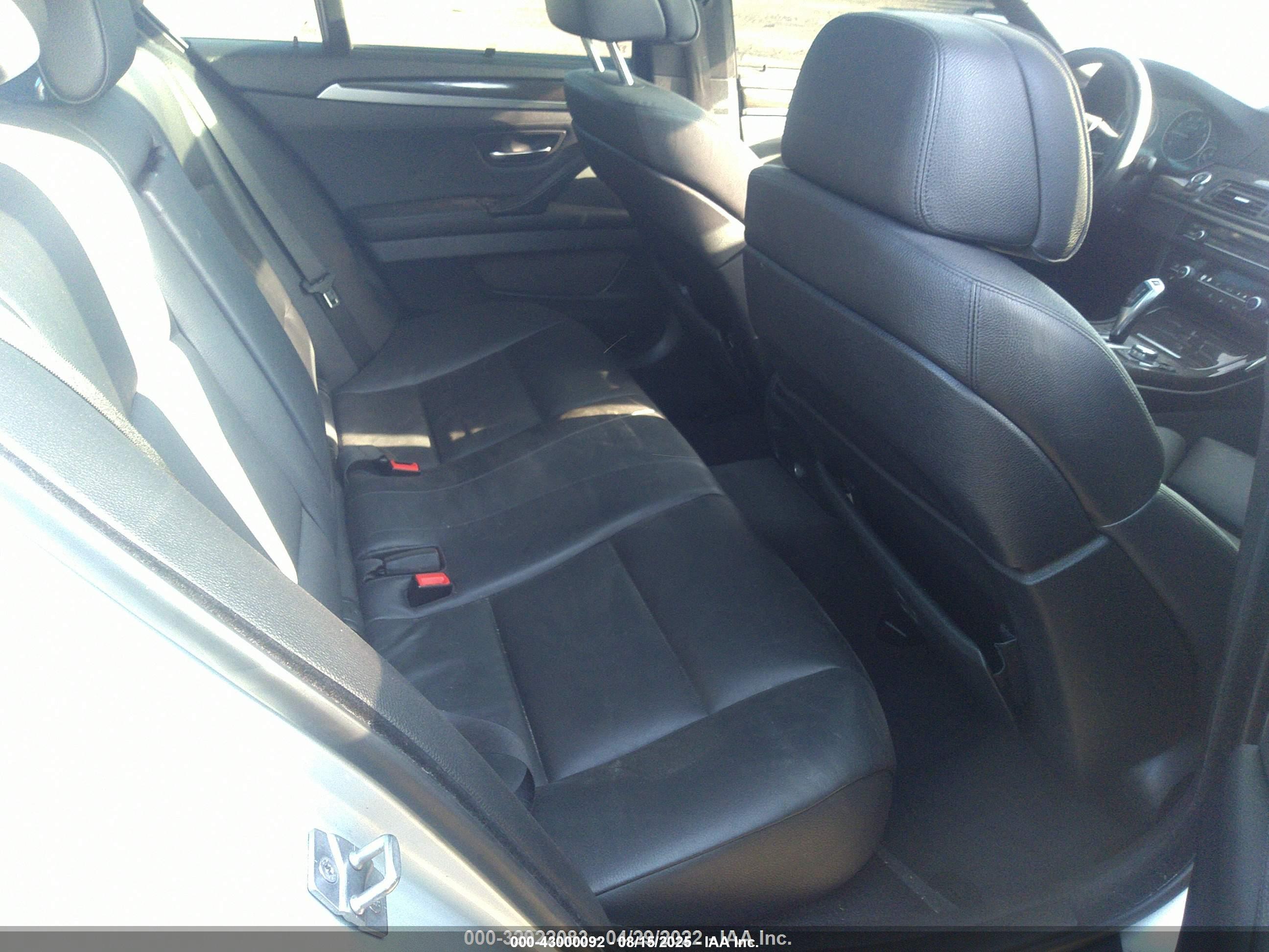 BMW 528I image 8