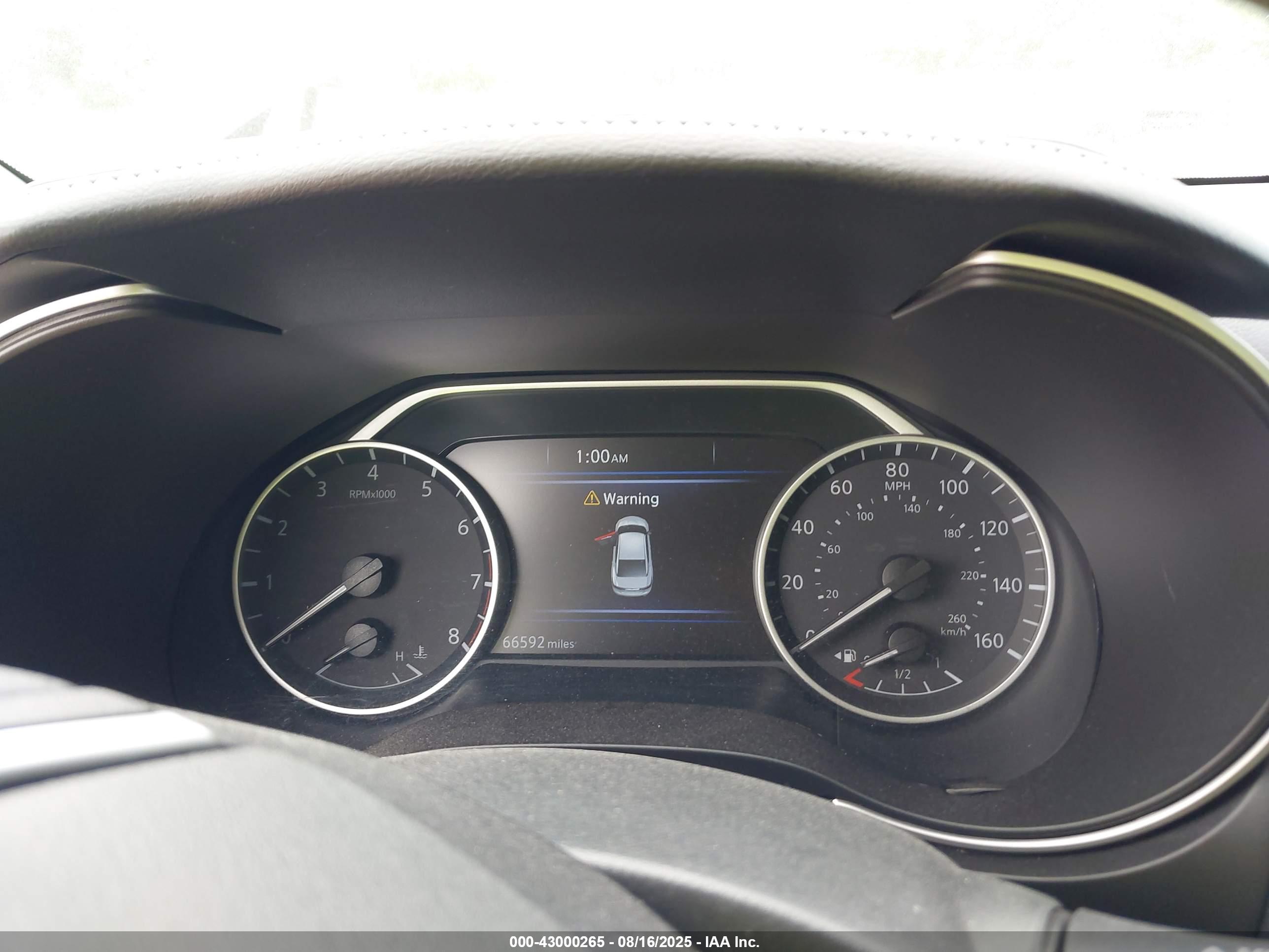 NISSAN MAXIMA image 7