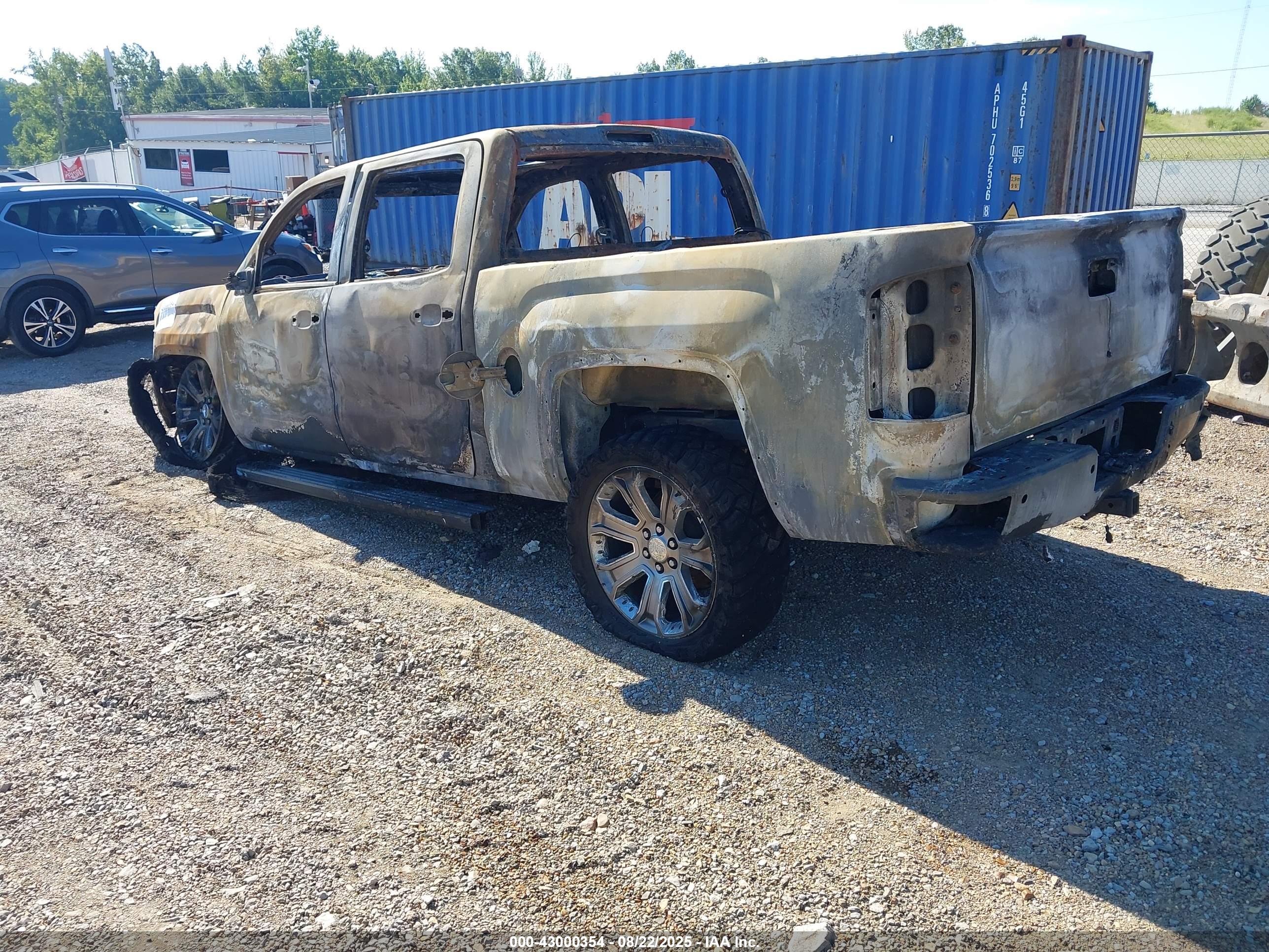GMC SIERRA image 3