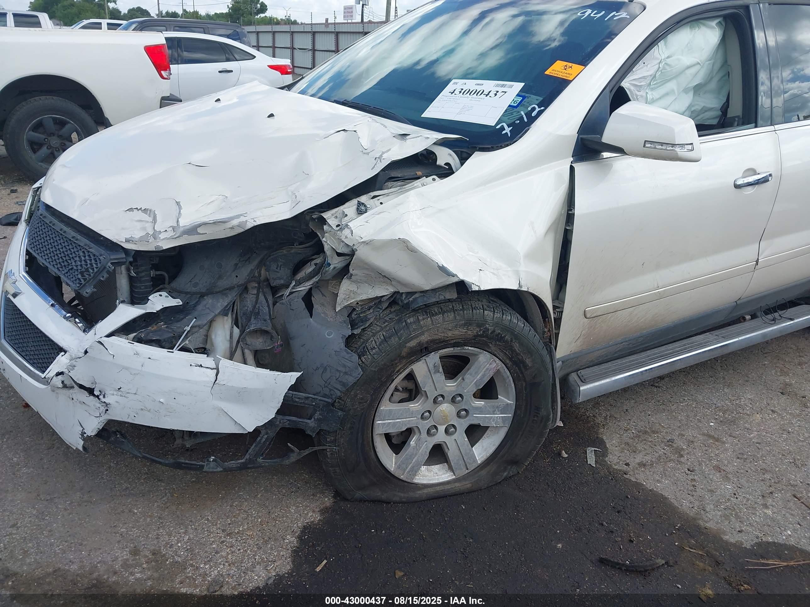 CHEVROLET TRAVERSE image 6