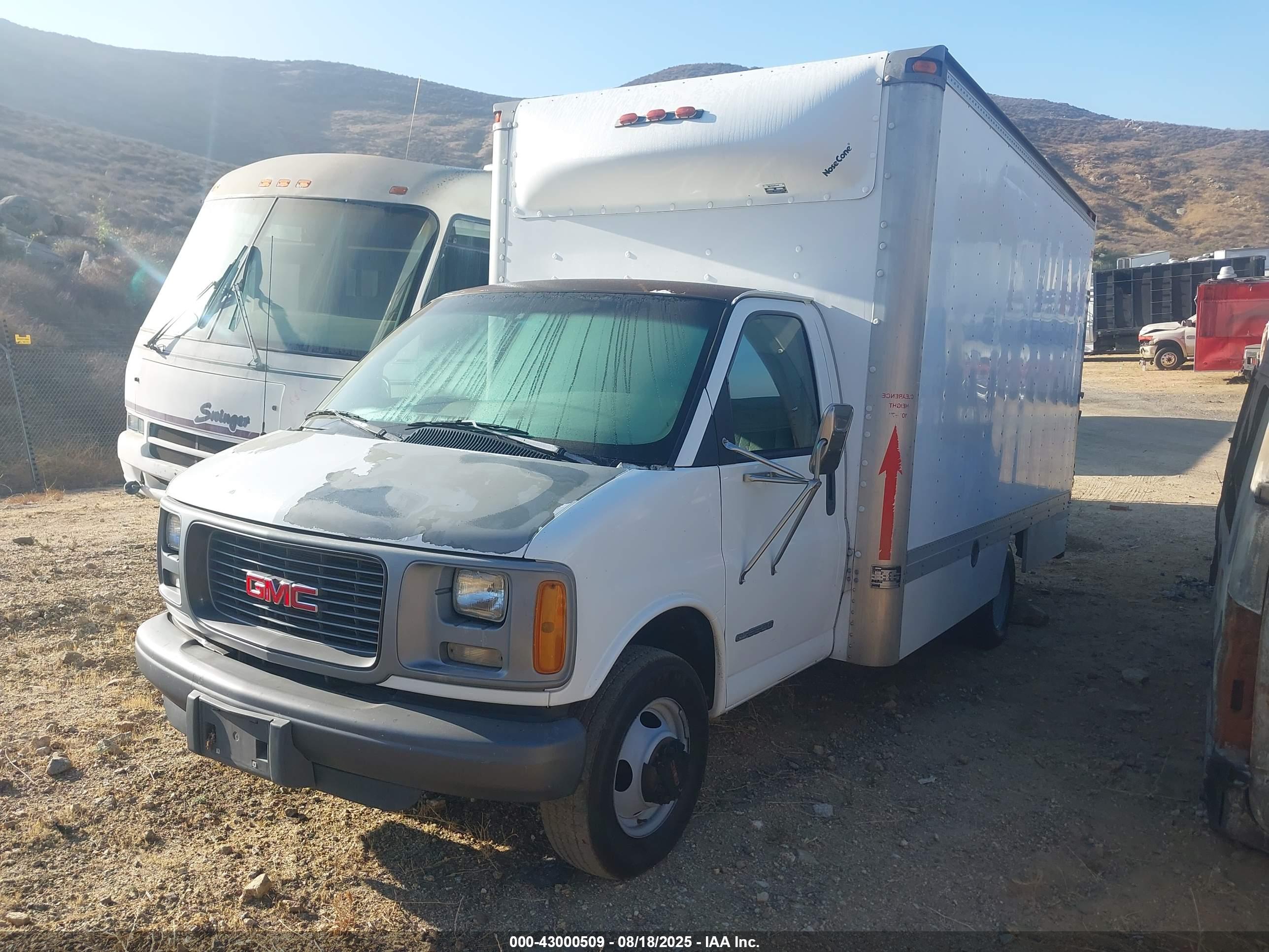 GMC SAVANA image 2