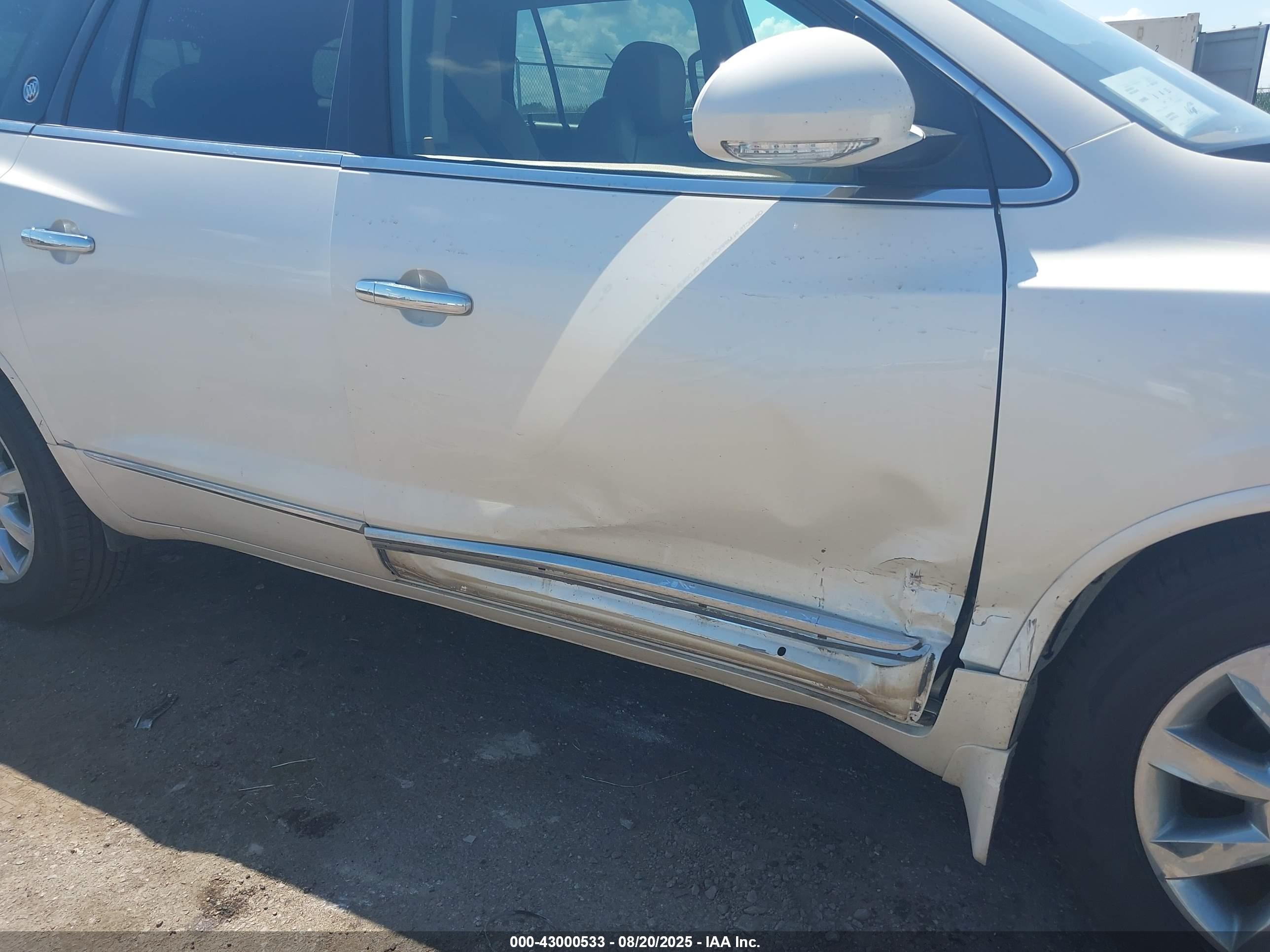 BUICK ENCLAVE image 6