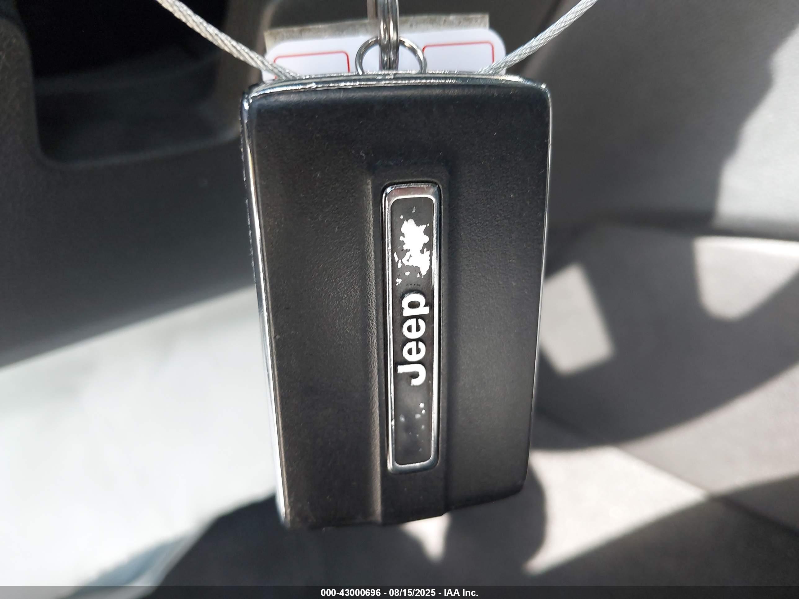 JEEP GRAND image 11
