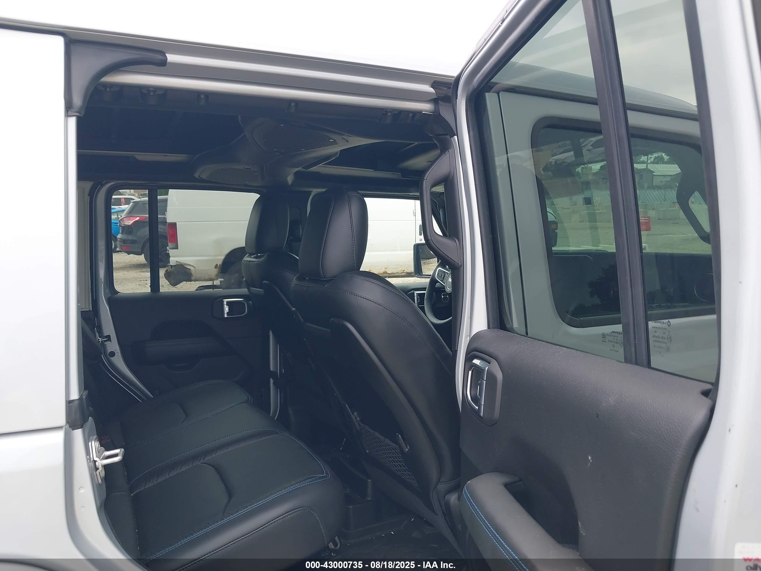 JEEP WRANGLER image 8