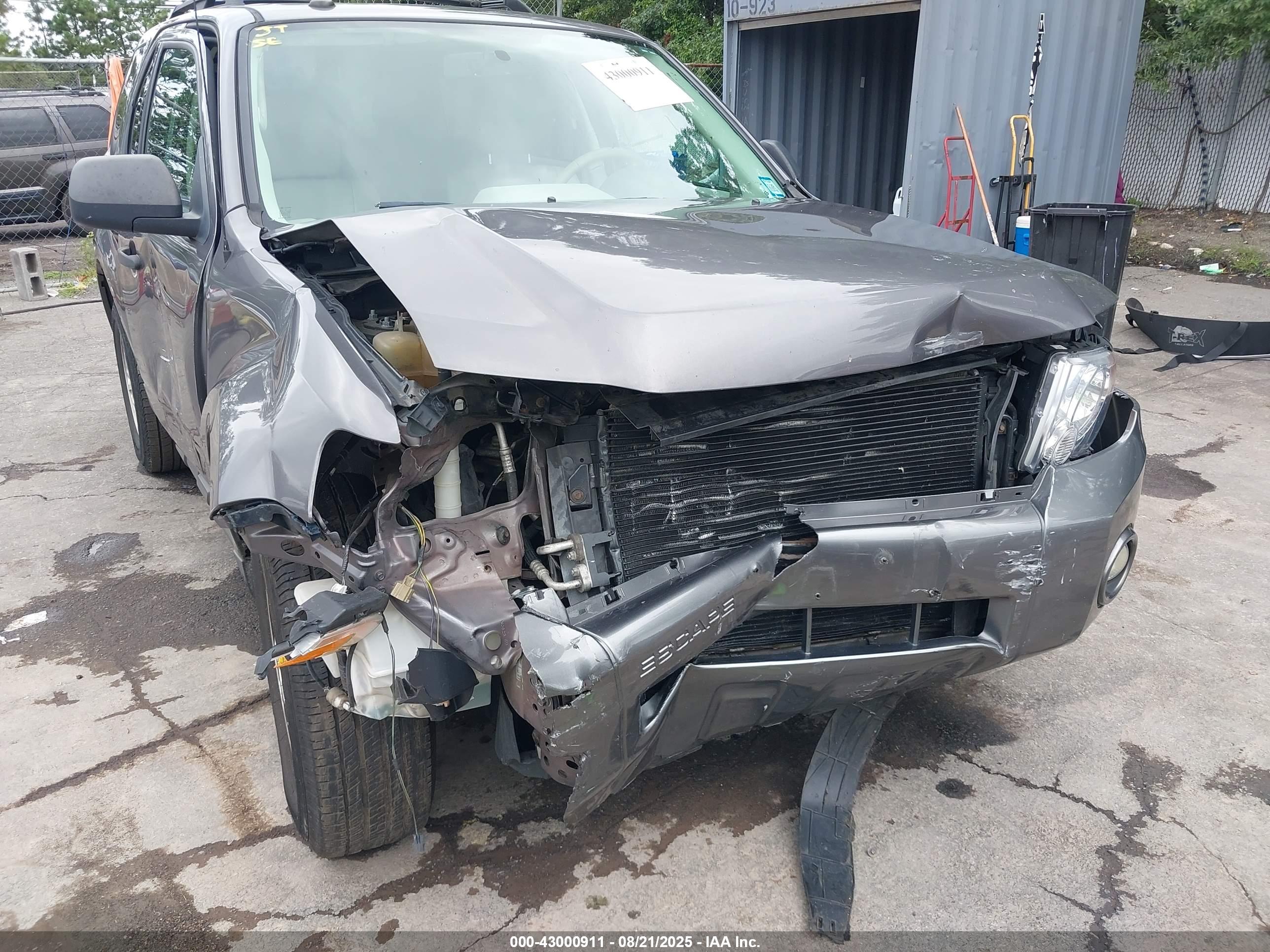 FORD ESCAPE image 6