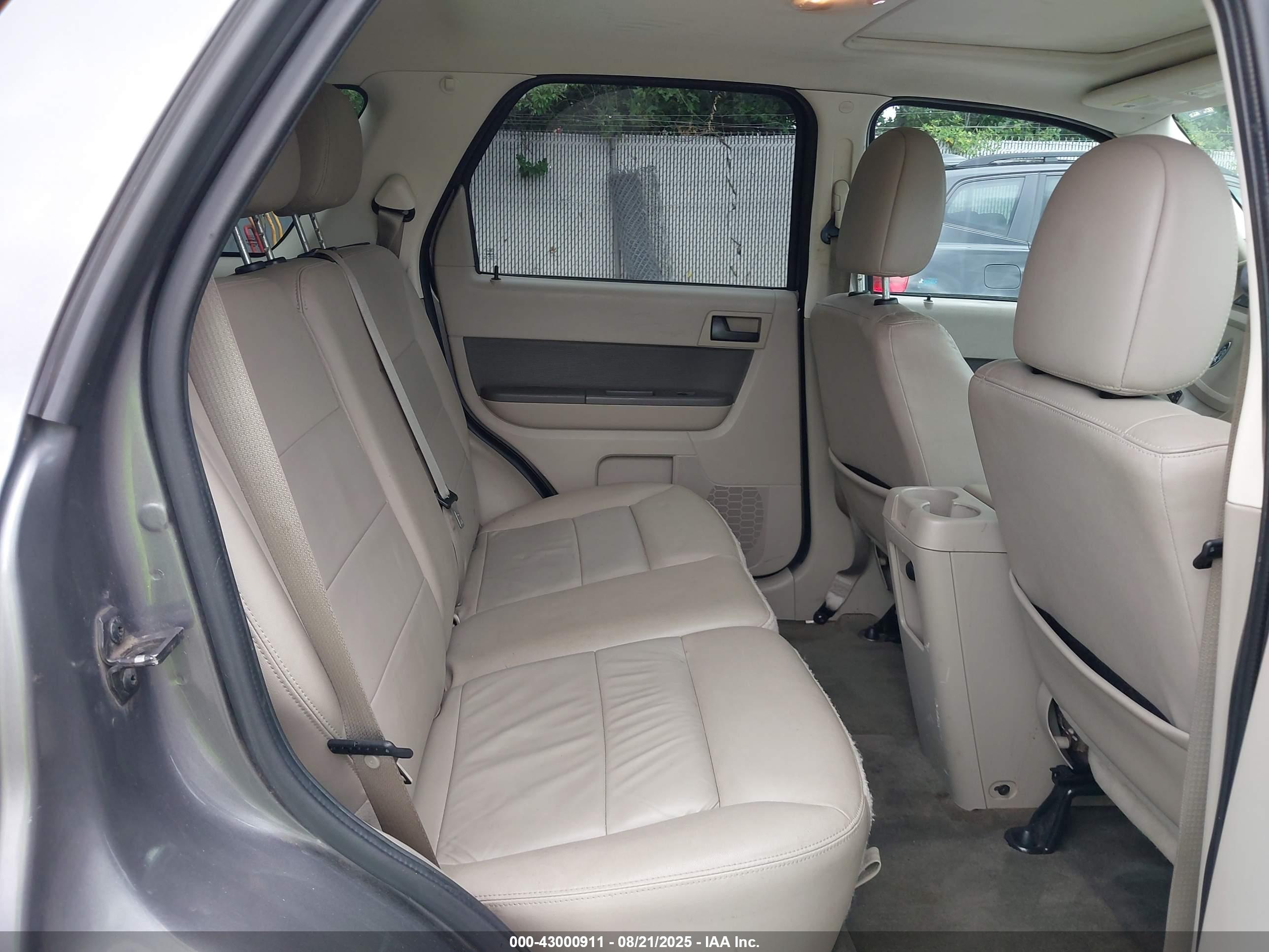 FORD ESCAPE image 8