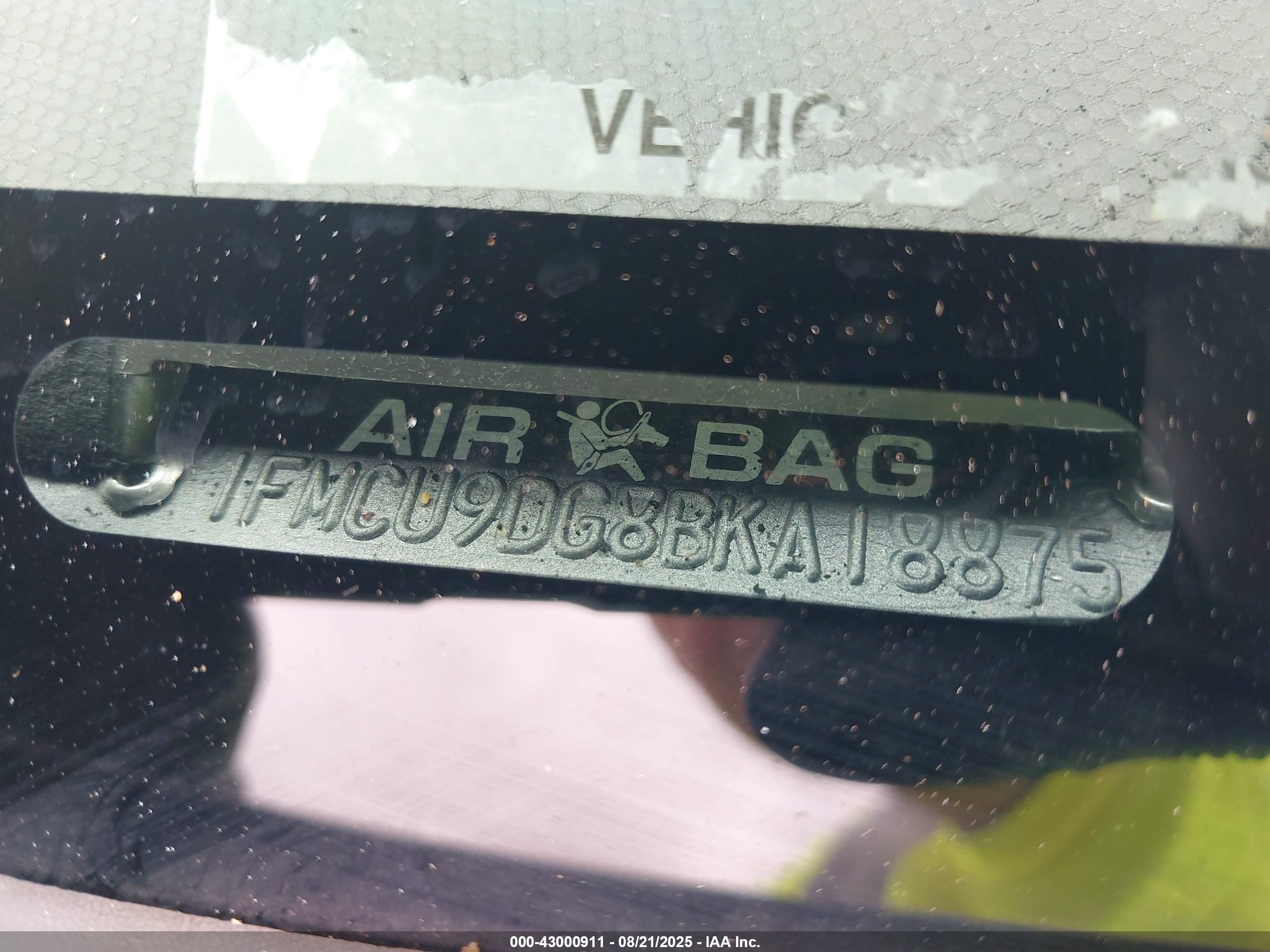 FORD ESCAPE image 9