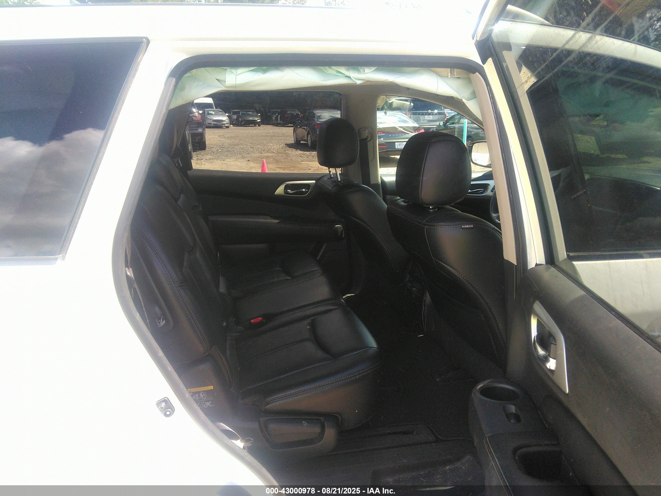 NISSAN PATHFINDER image 8