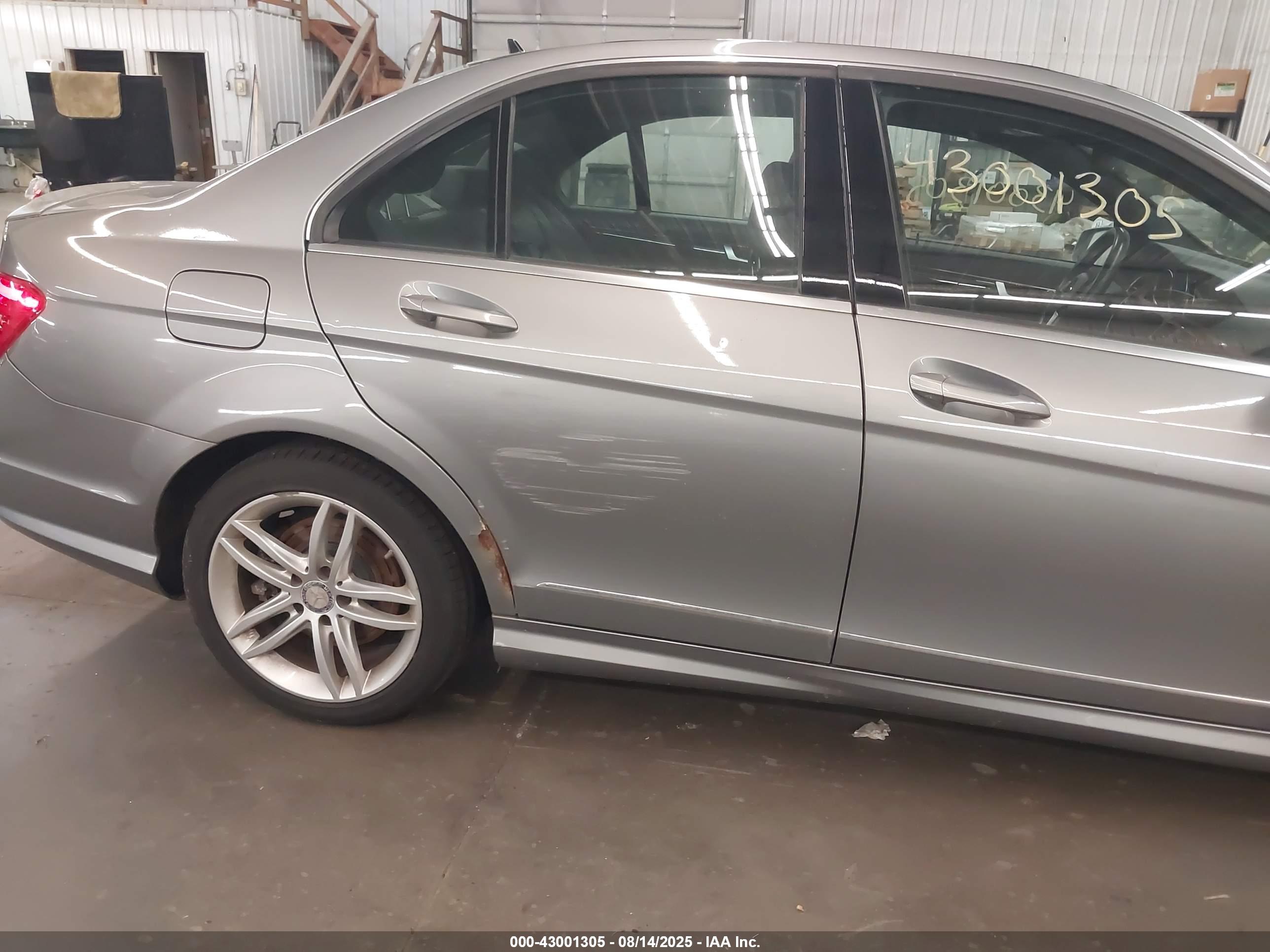 MERCEDES-BENZ C image 6