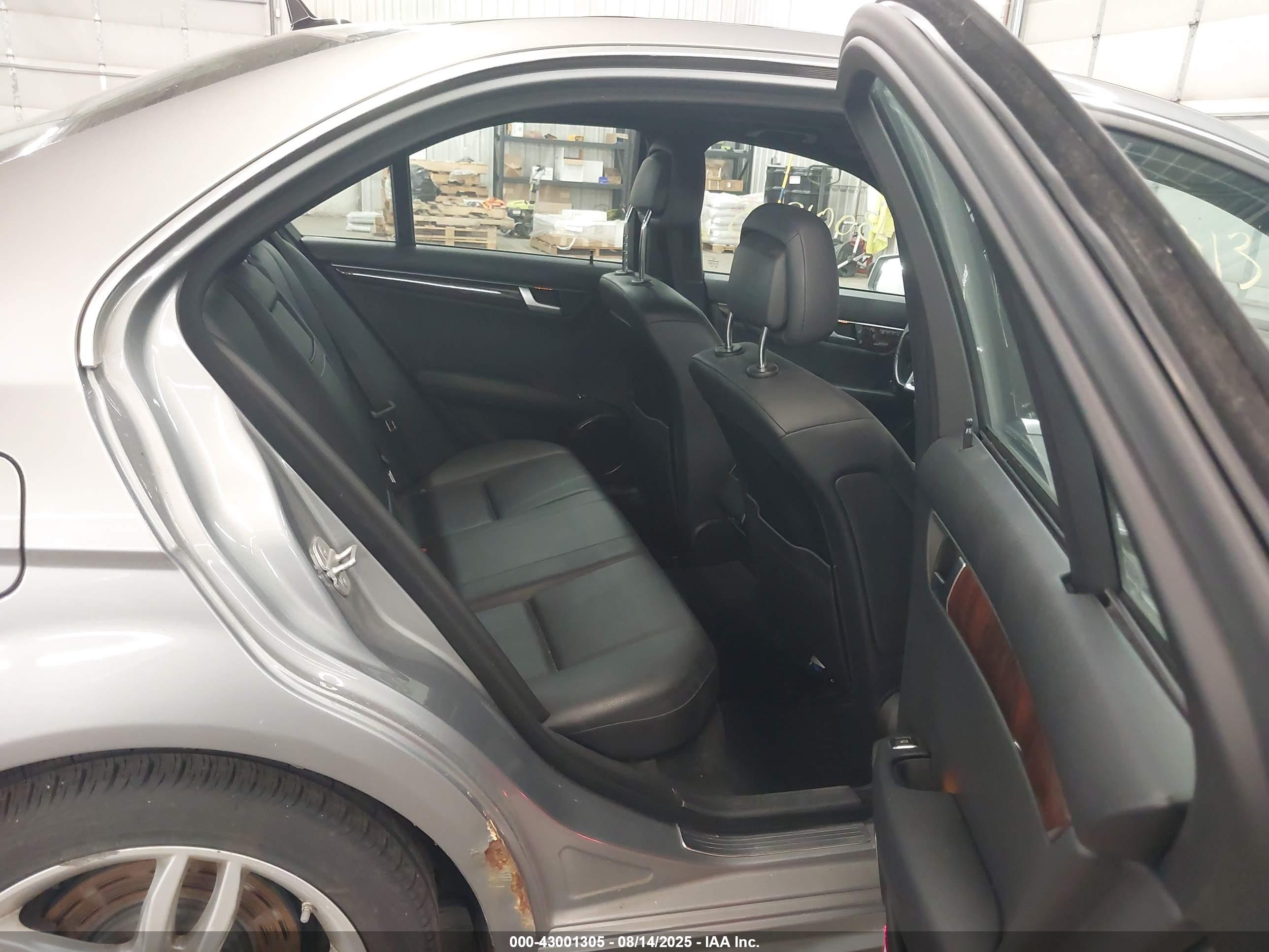 MERCEDES-BENZ C image 8
