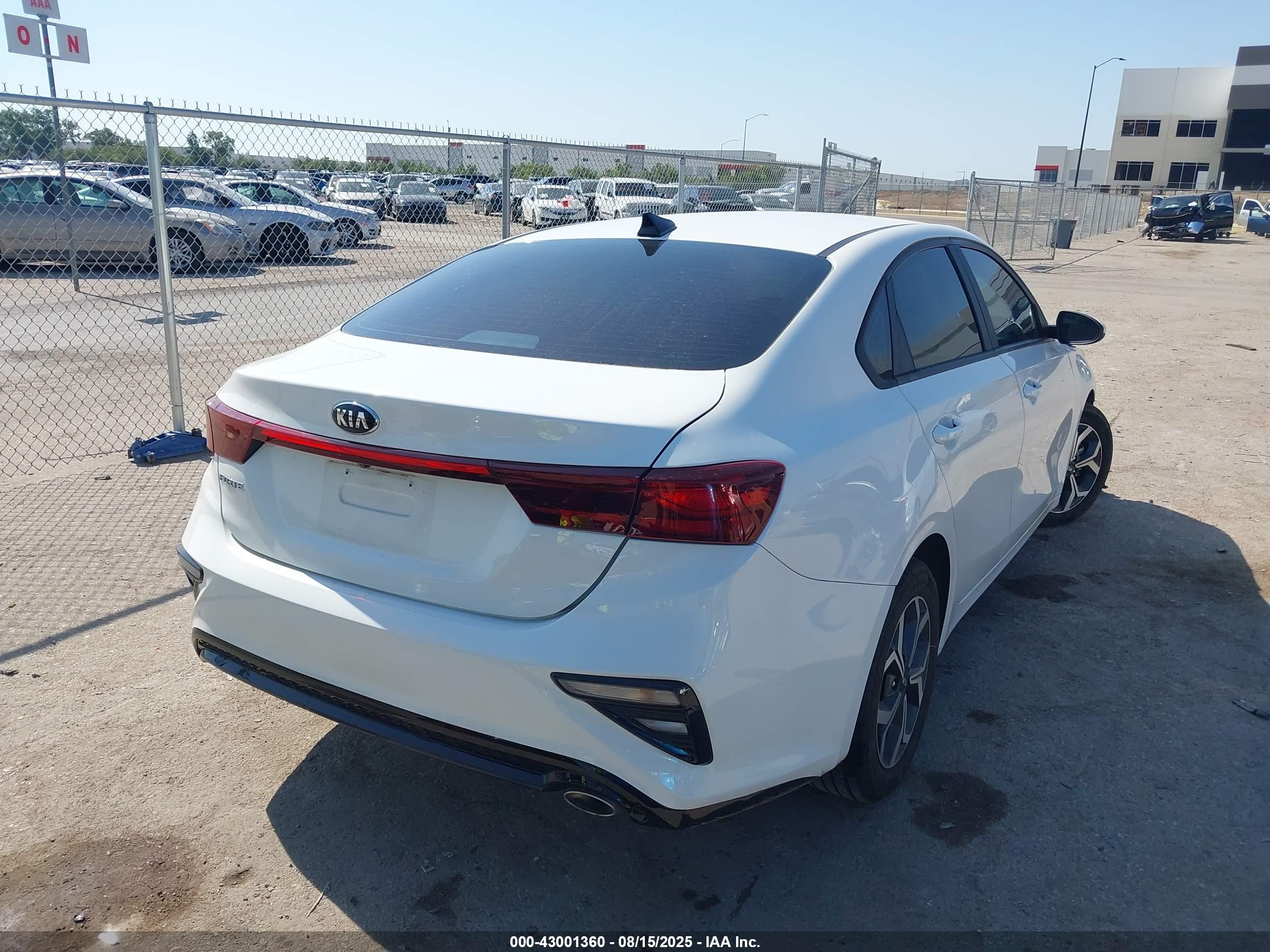 KIA FORTE image 4