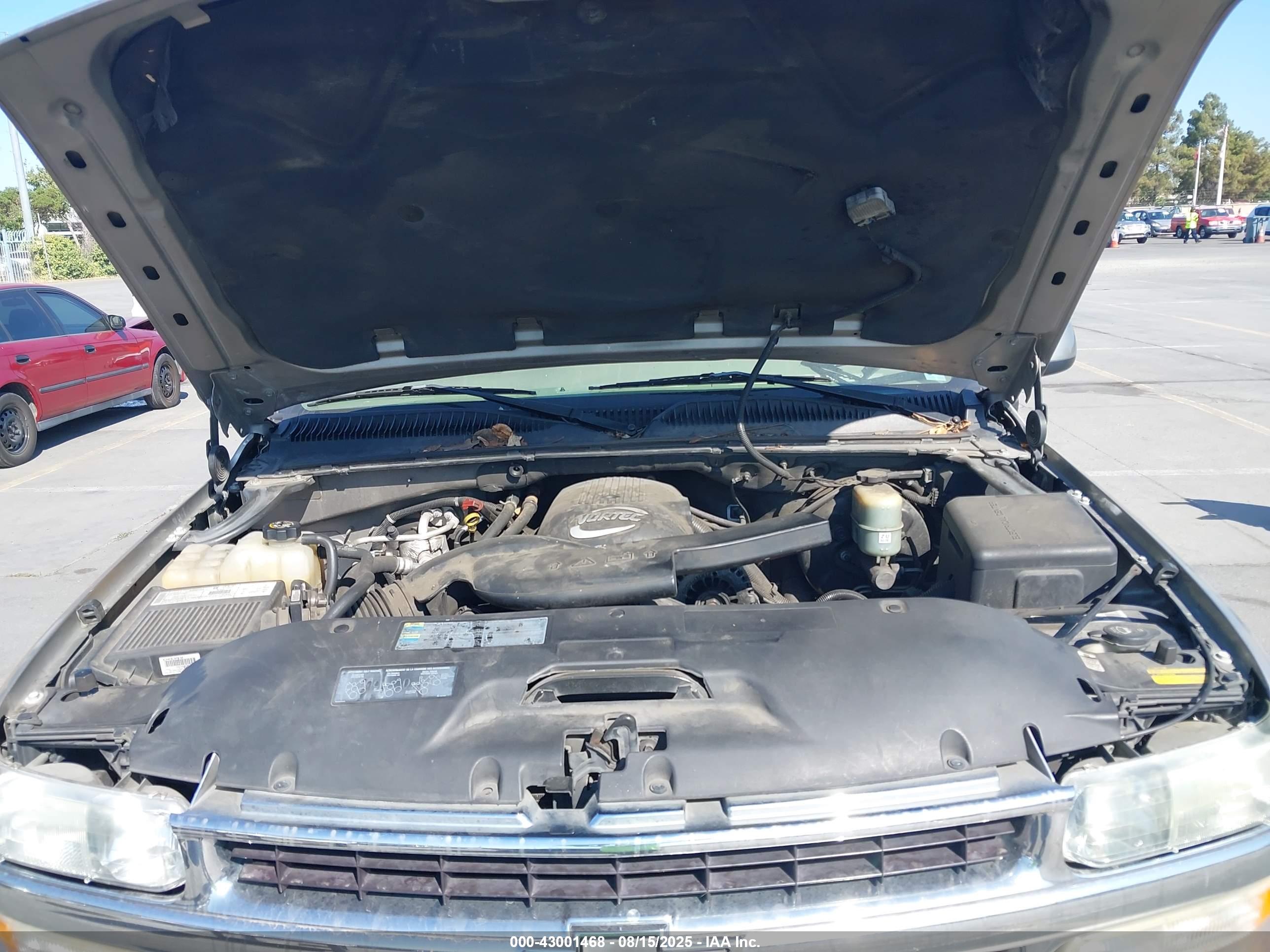 CHEVROLET TAHOE image 10